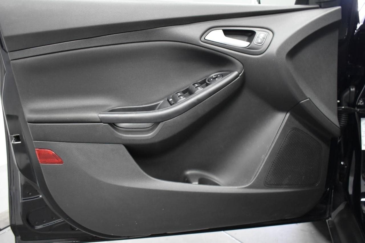 2017 Ford Focus SE - Photo 12
