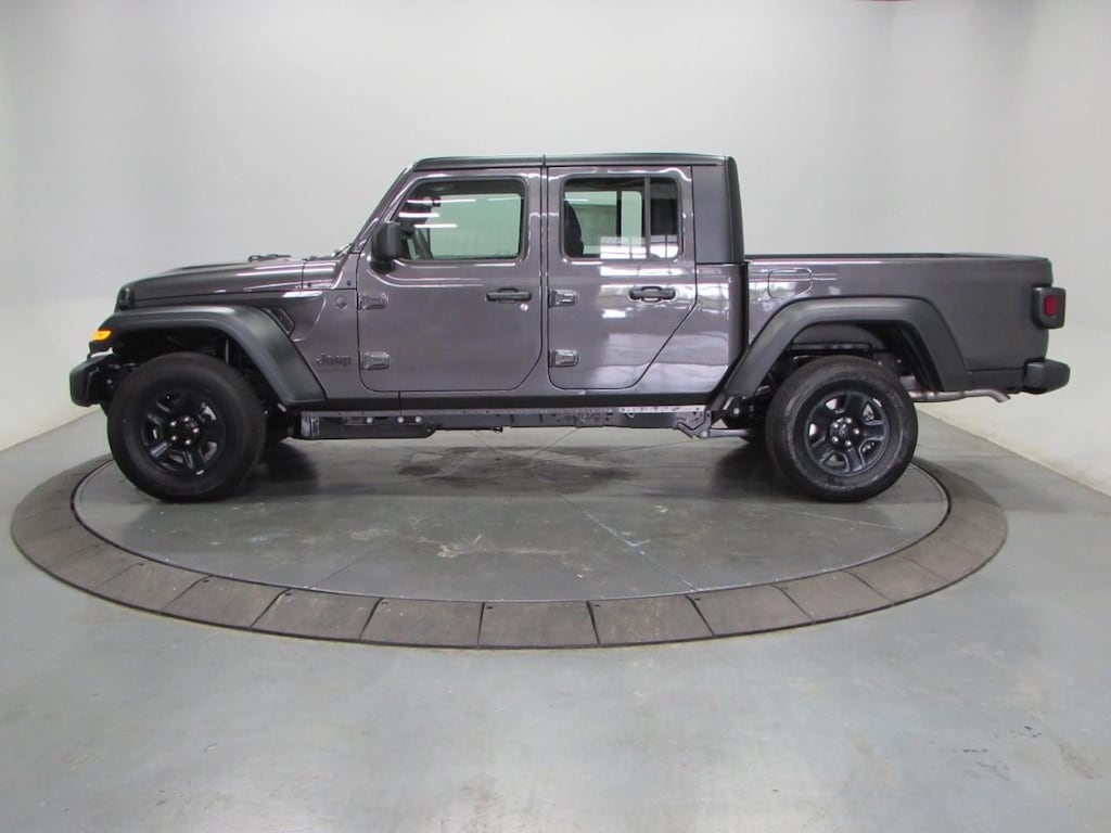 New 2026 Jeep Gladiator Sport Pickup