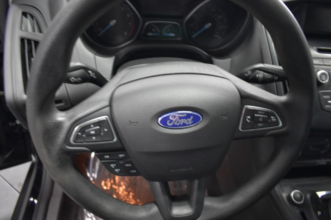 2017 Ford Focus SE - Photo 24