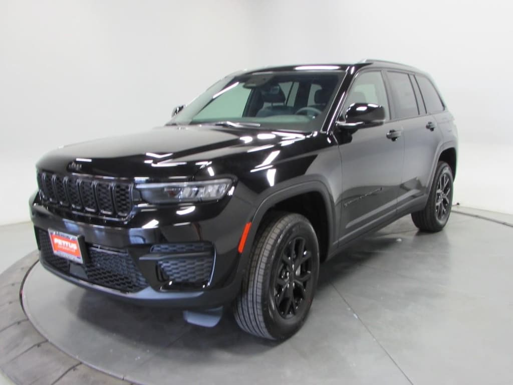 New 2025 Jeep Grand Cherokee Laredo 4x4 Sport Utility