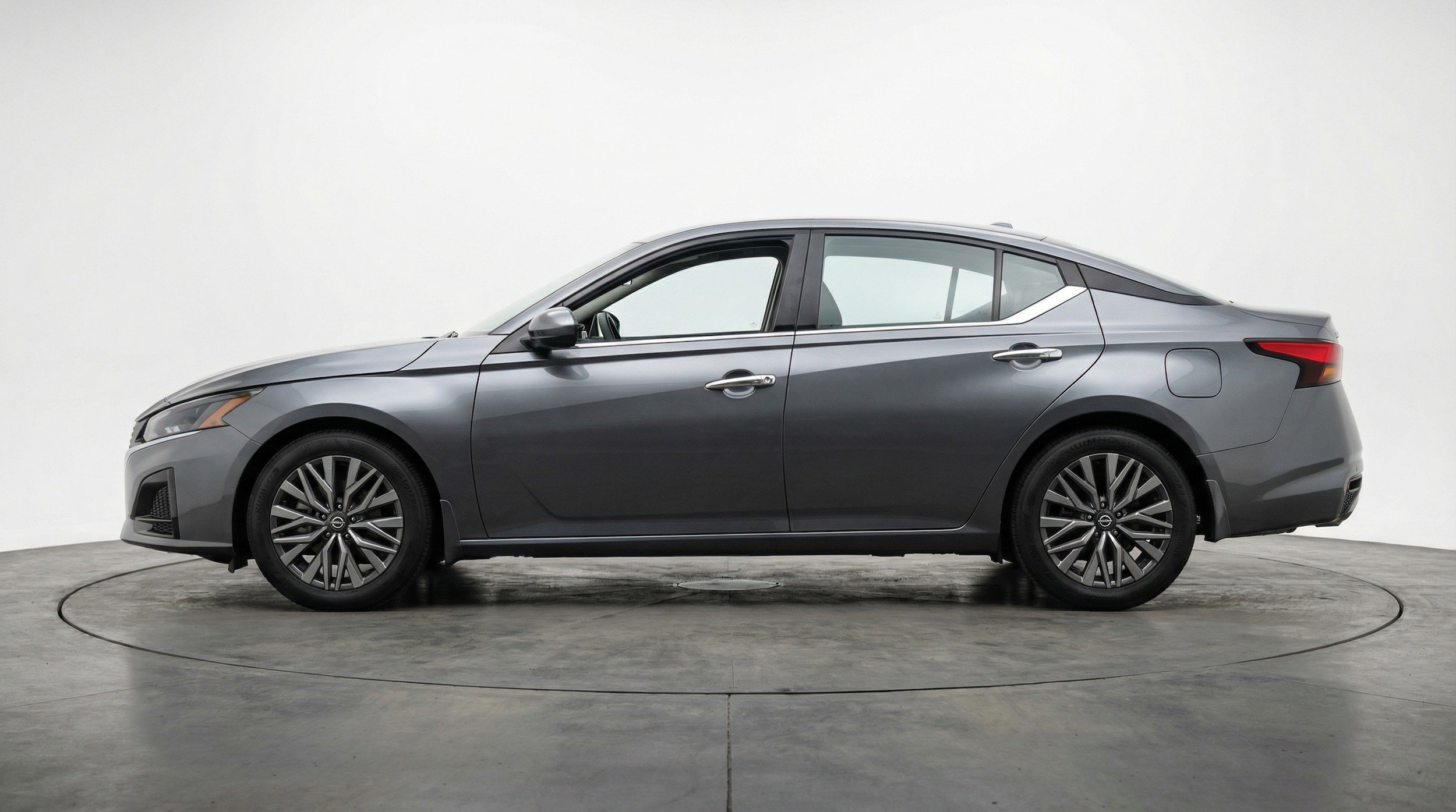 Thumbnail: 2025 Nissan Altima - 5