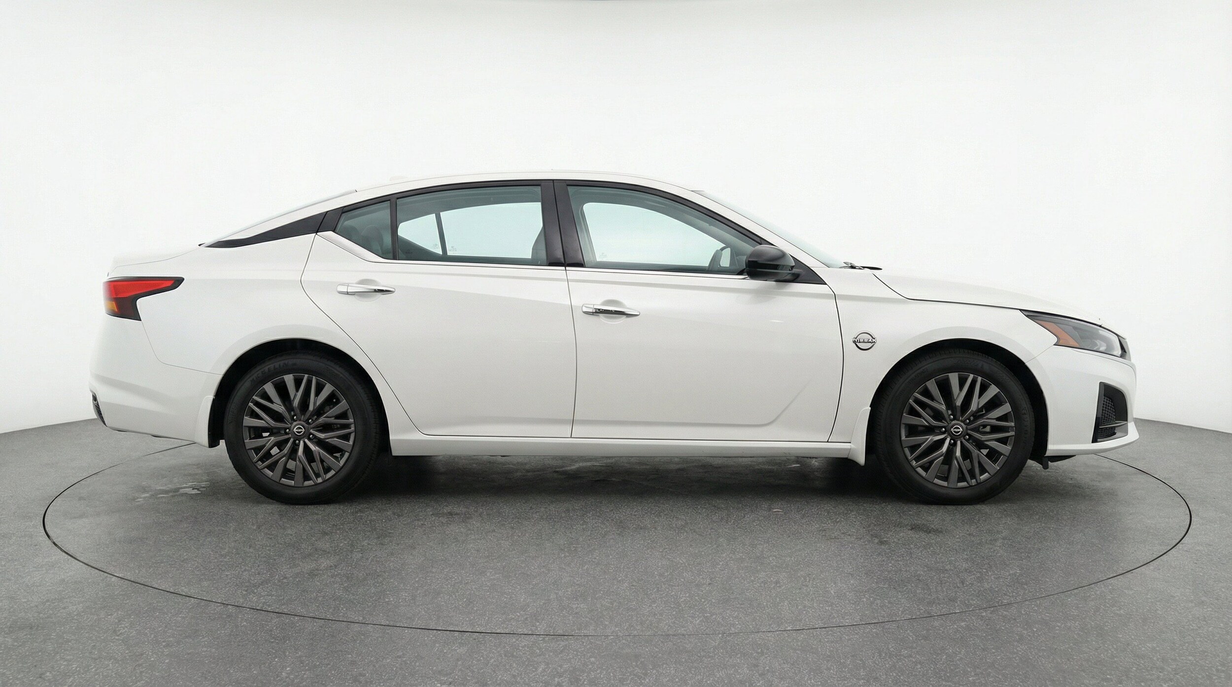 Thumbnail: 2025 Nissan Altima - 10