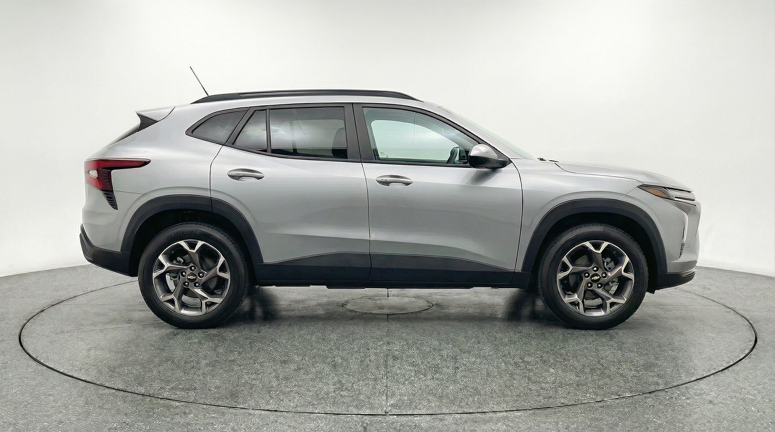 Thumbnail: 2025 Chevrolet Trax - 8