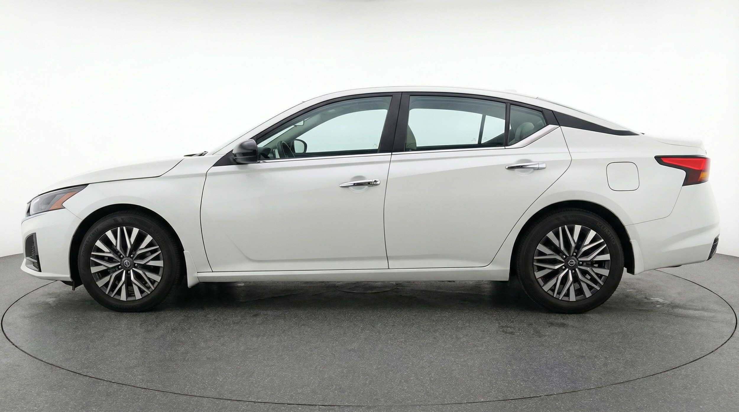 Thumbnail: 2025 Nissan Altima - 4