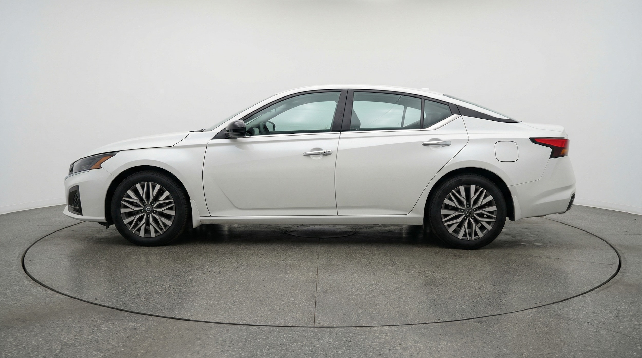 Thumbnail: 2025 Nissan Altima - 4