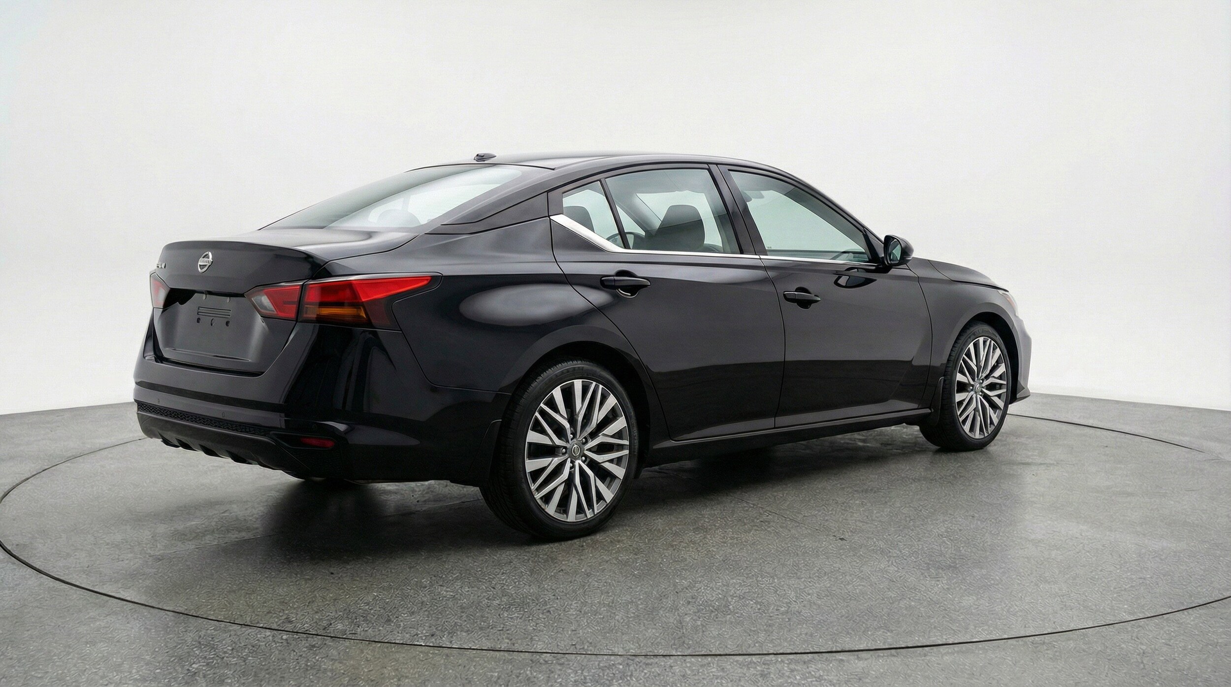 Thumbnail: 2025 Nissan Altima - 9