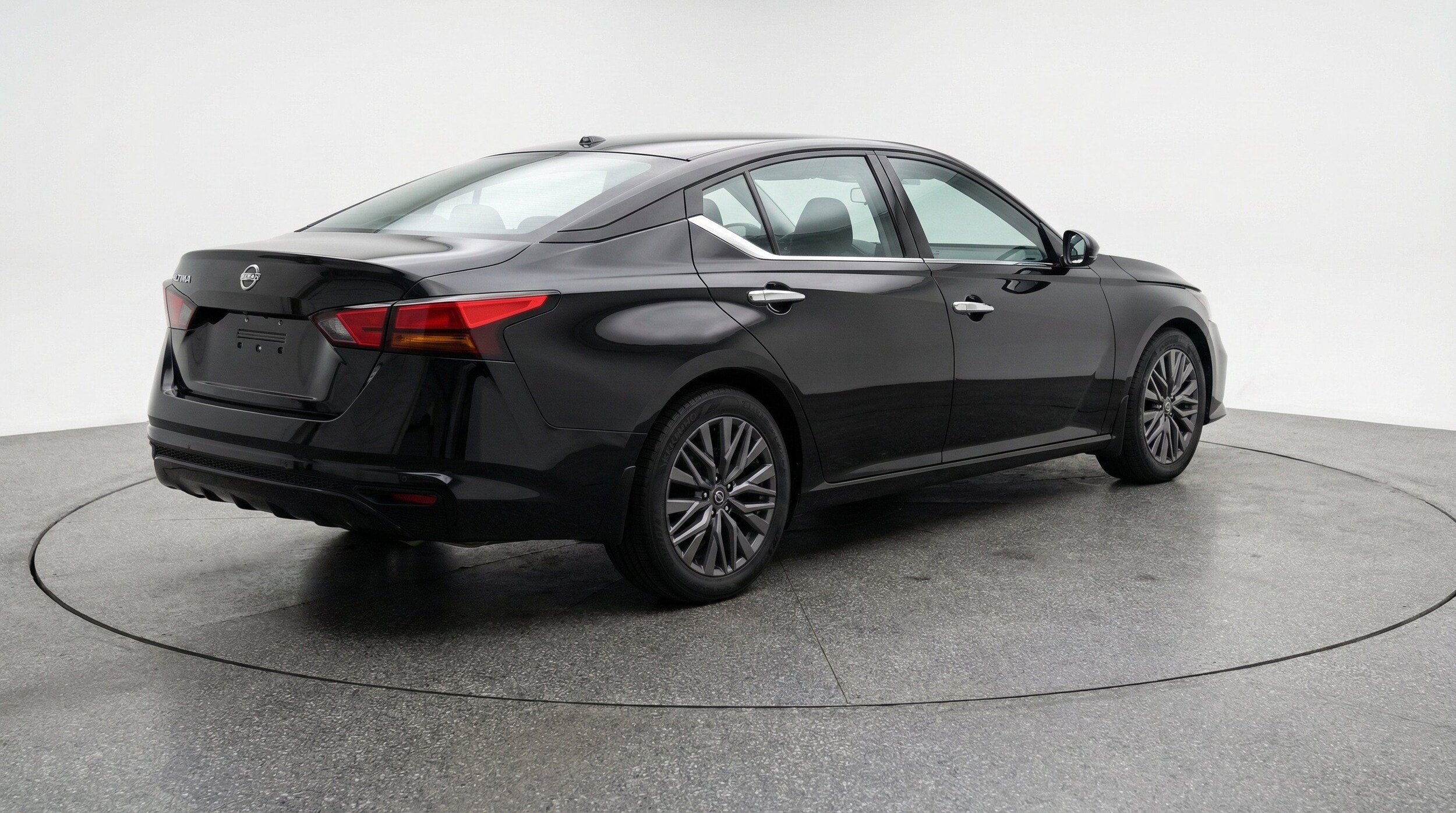 Thumbnail: 2025 Nissan Altima - 9