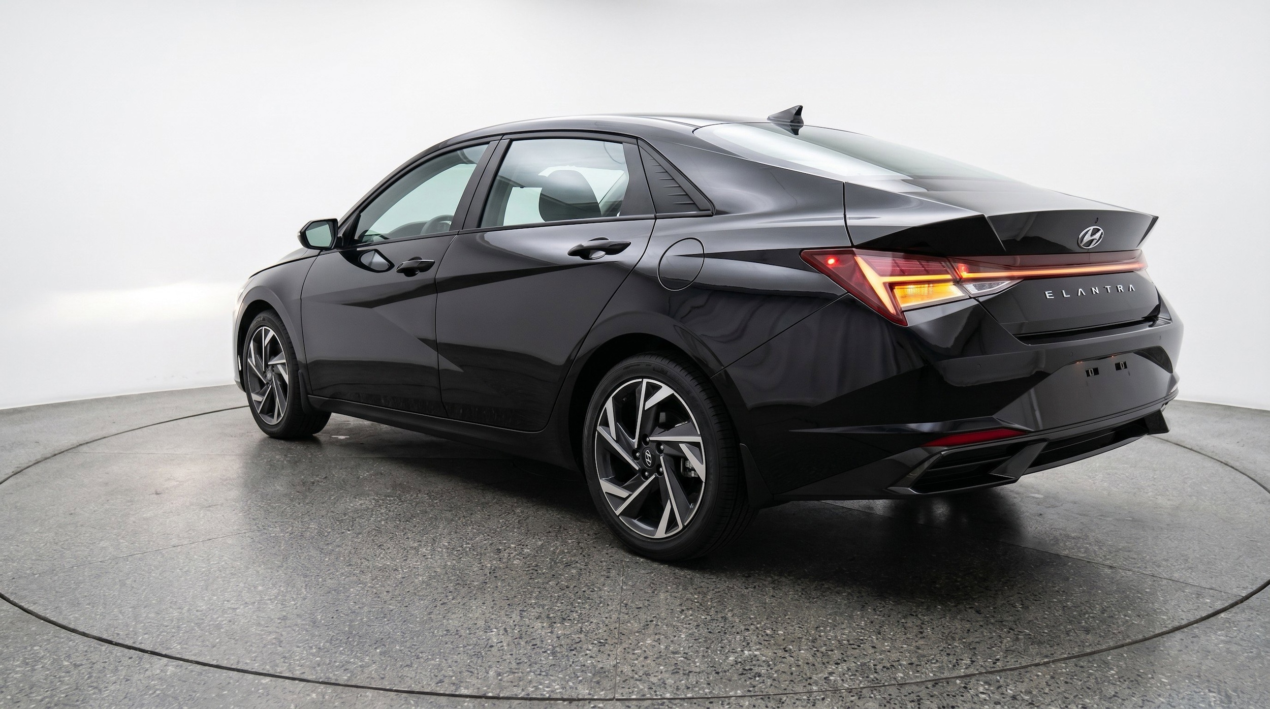 Thumbnail: 2025 Hyundai Elantra - 6