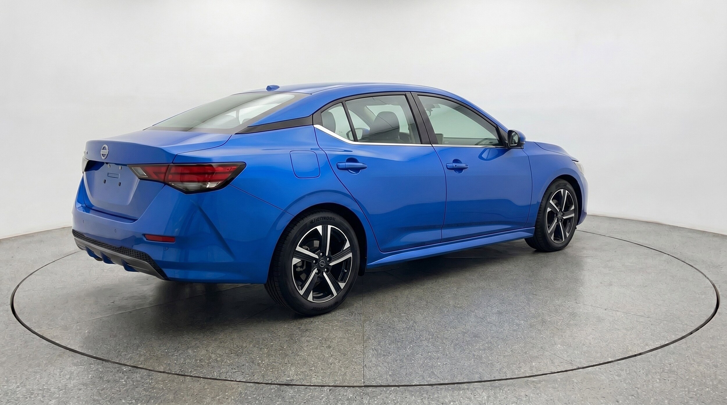 Thumbnail: 2025 Nissan Sentra - 9