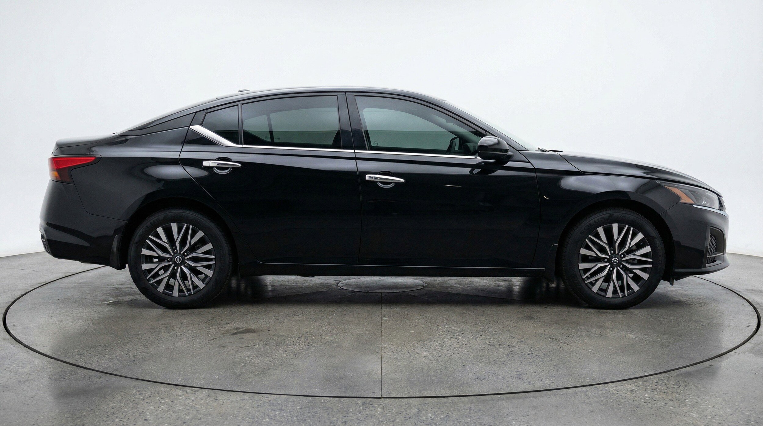 Thumbnail: 2025 Nissan Altima - 11