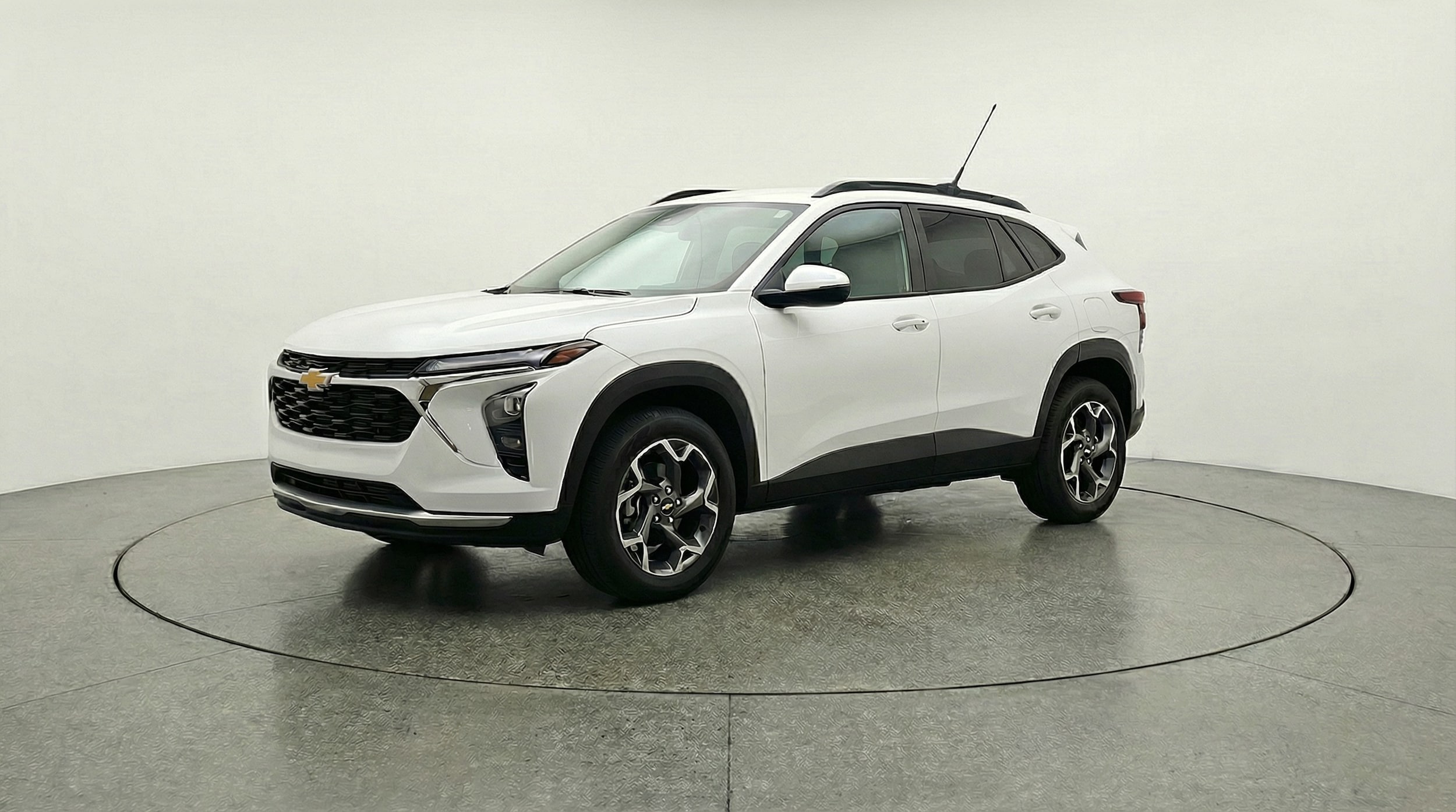 Thumbnail: 2025 Chevrolet Trax - 3