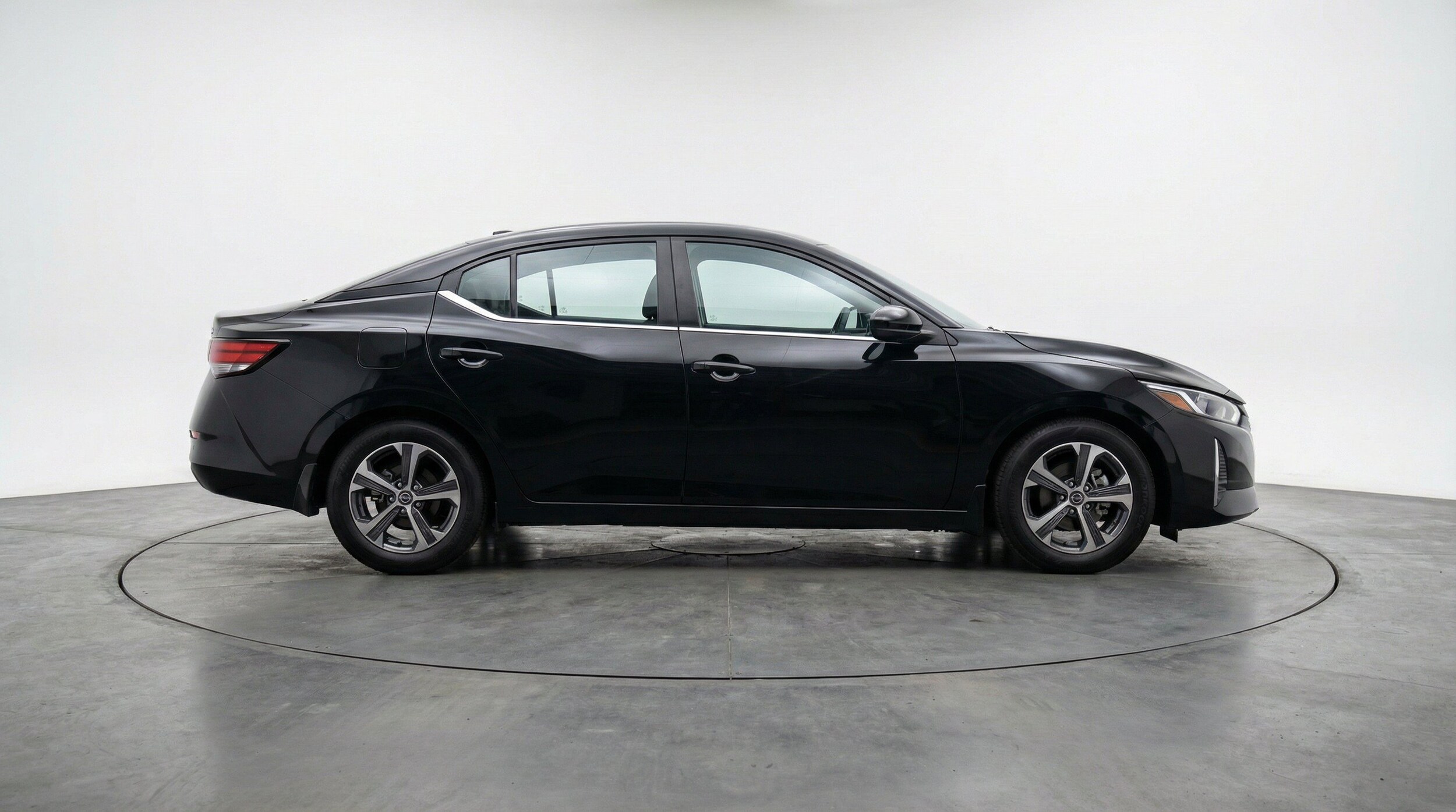 Thumbnail: 2025 Nissan Sentra - 10