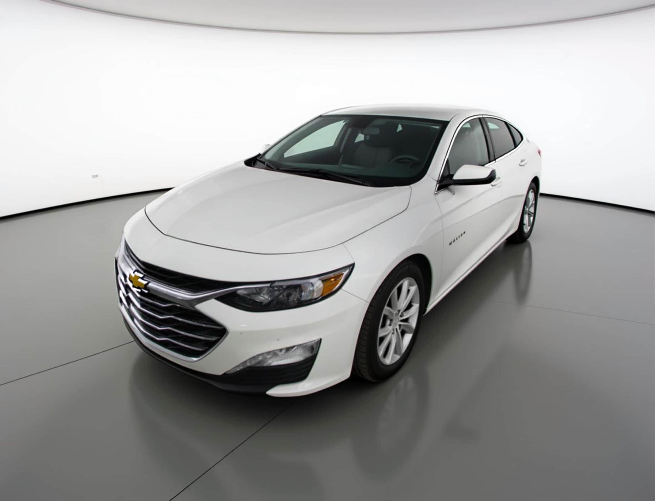 Thumbnail: 2024 Chevrolet Malibu - 3