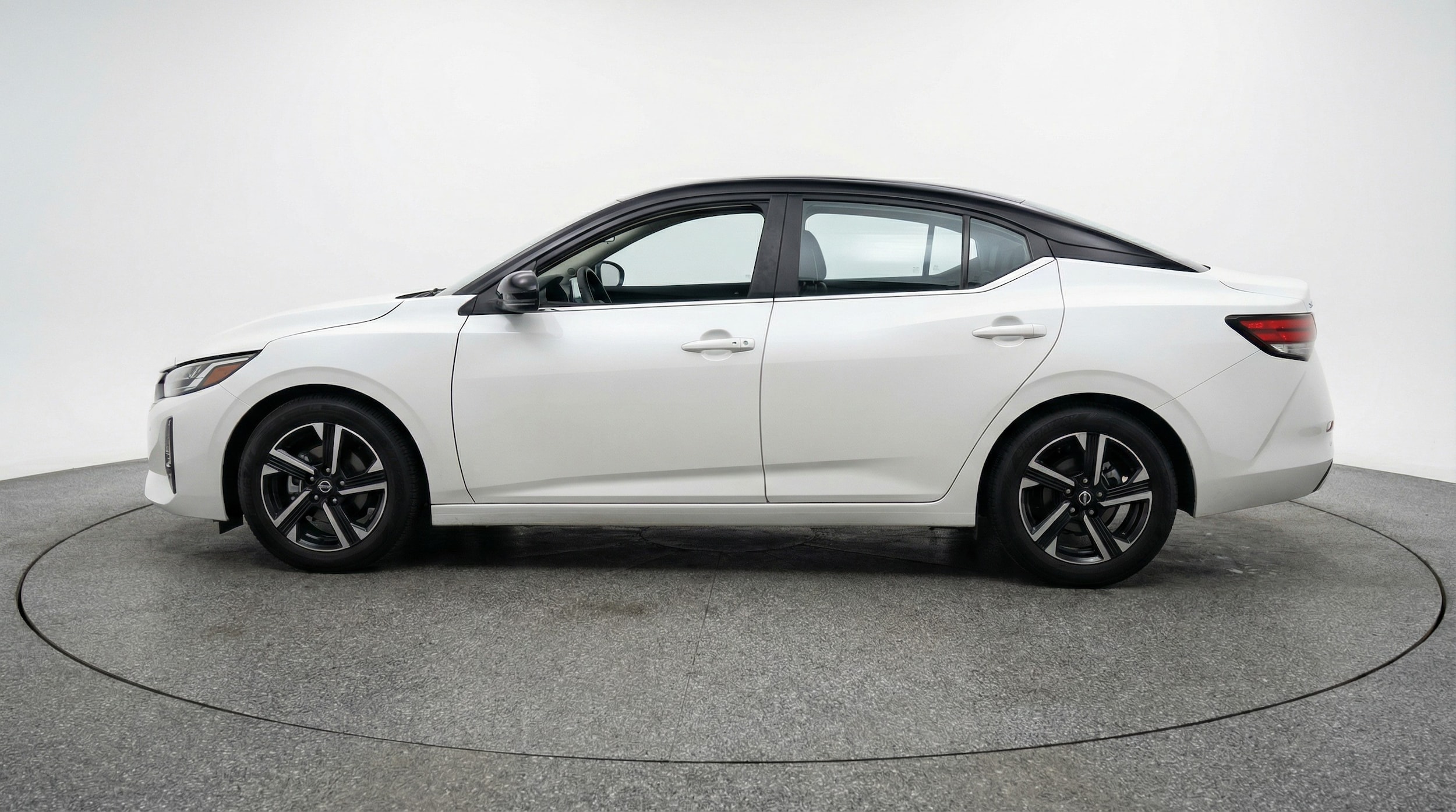 Thumbnail: 2025 Nissan Sentra - 4