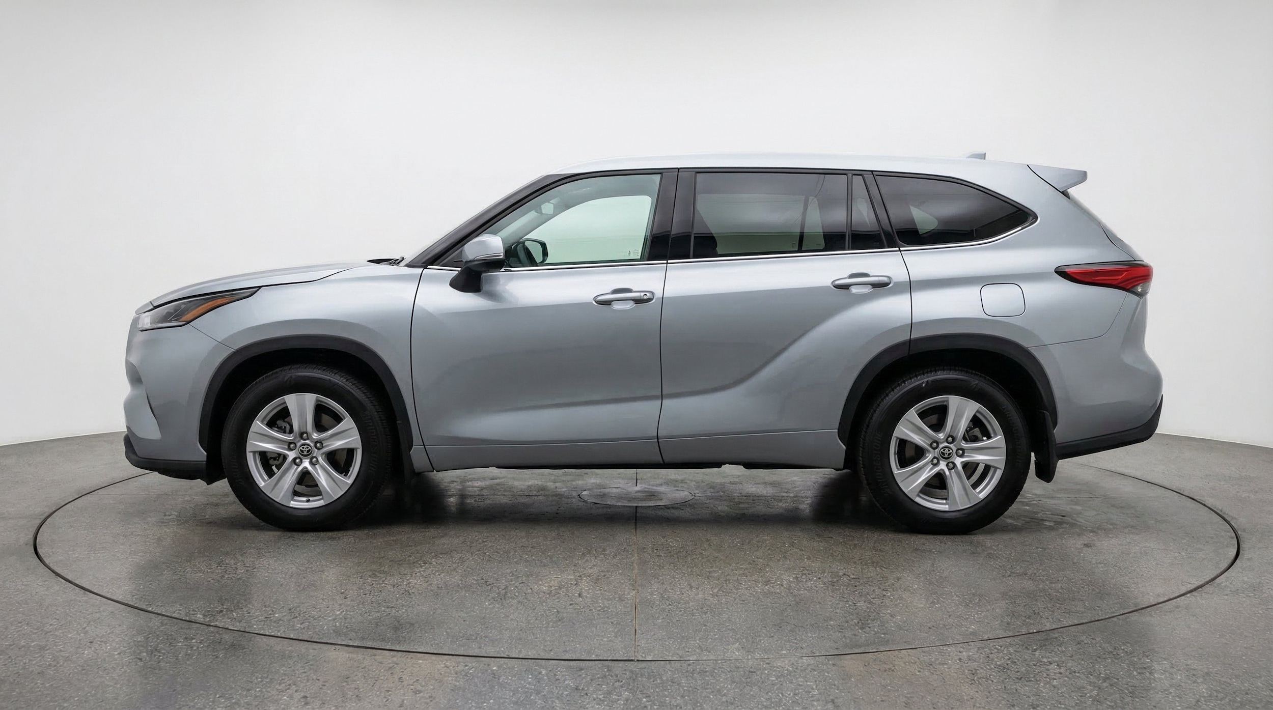 Thumbnail: 2025 Toyota Highlander - 5