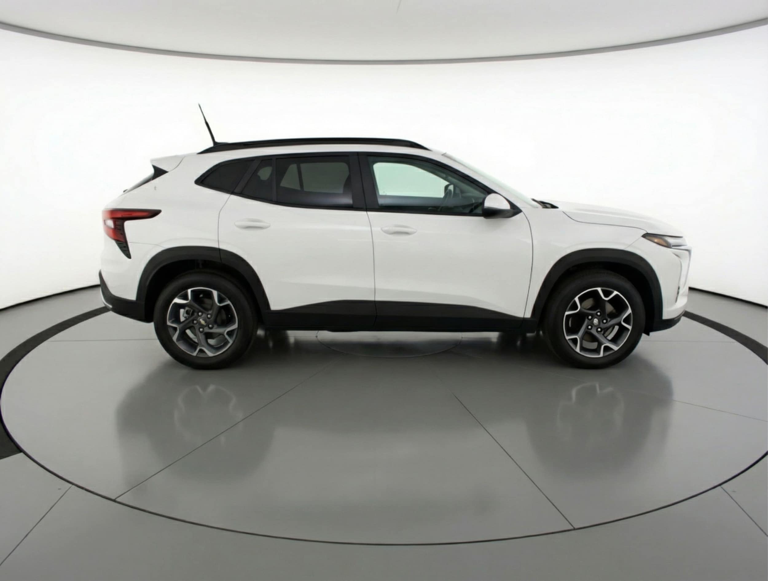 Thumbnail: 2025 Chevrolet Trax - 8