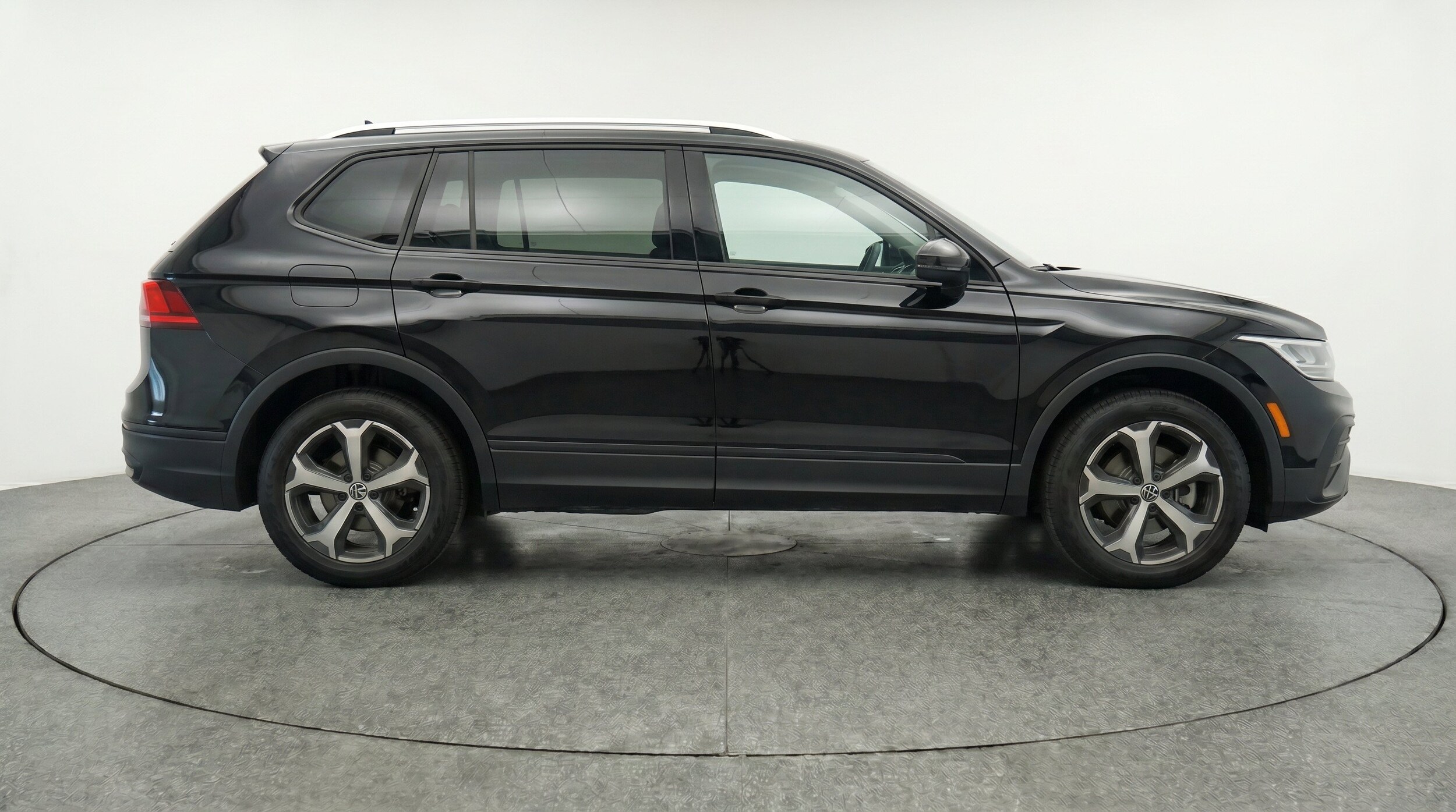 Thumbnail: 2026 Volkswagen Tiguan - 11