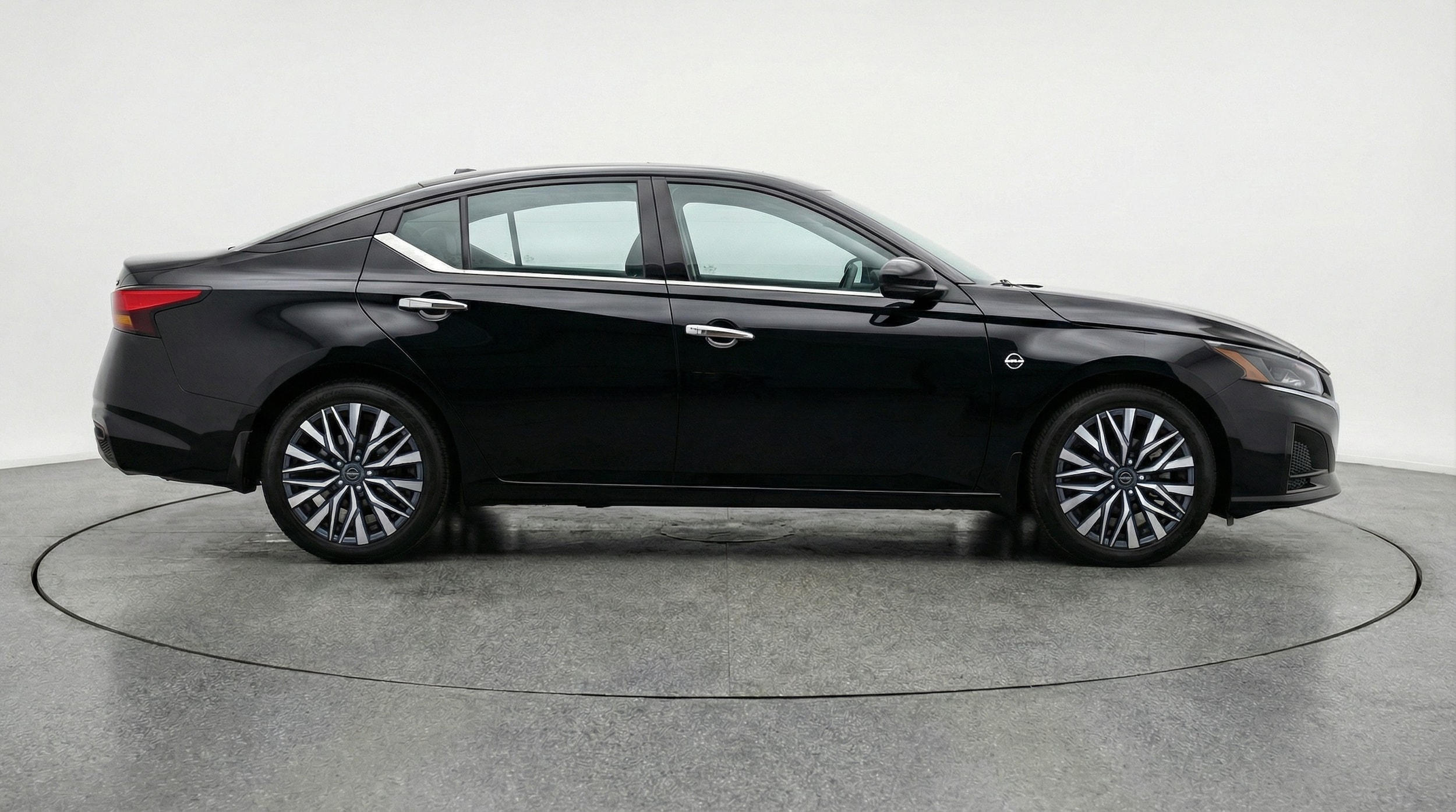 Thumbnail: 2025 Nissan Altima - 8