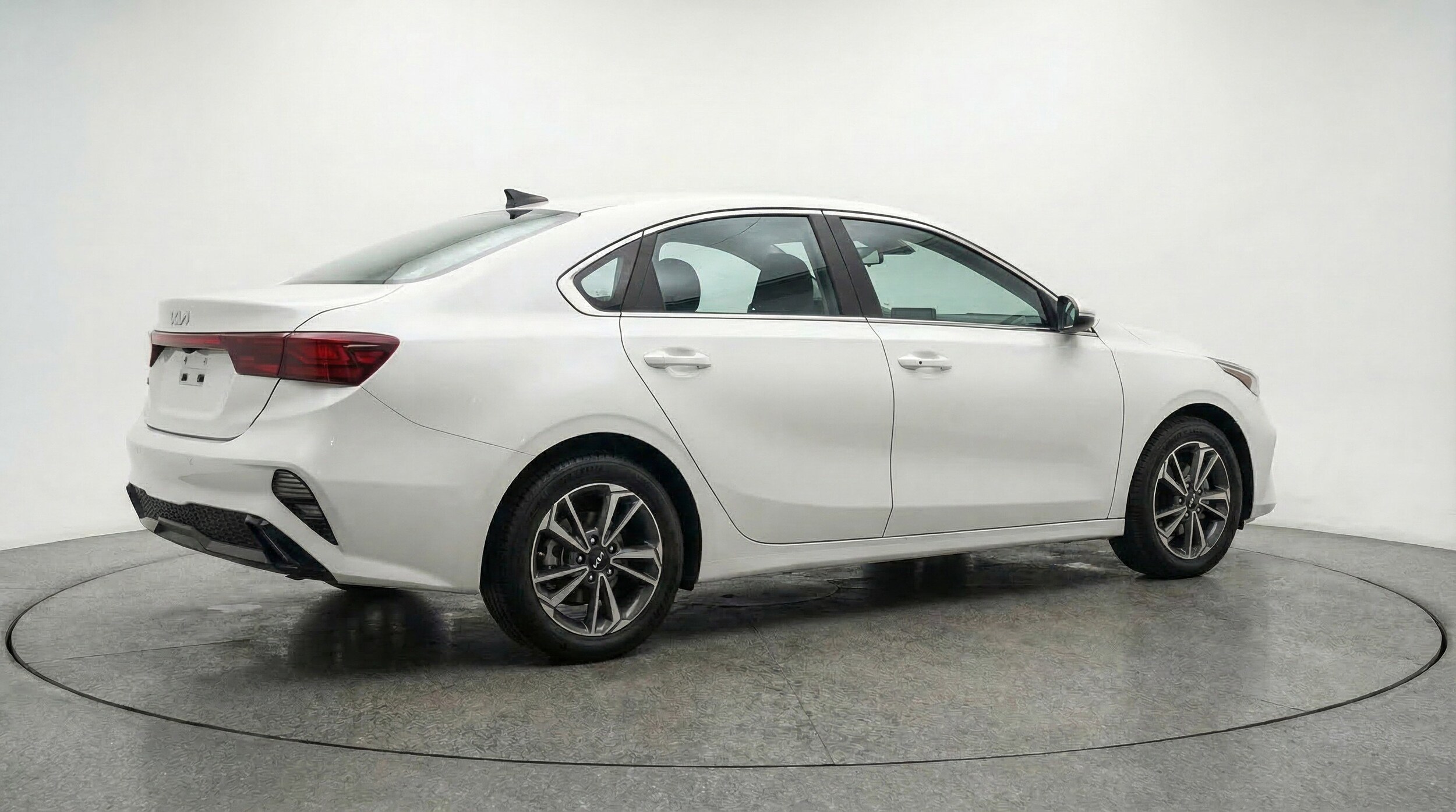 Thumbnail: 2024 Kia Forte - 9