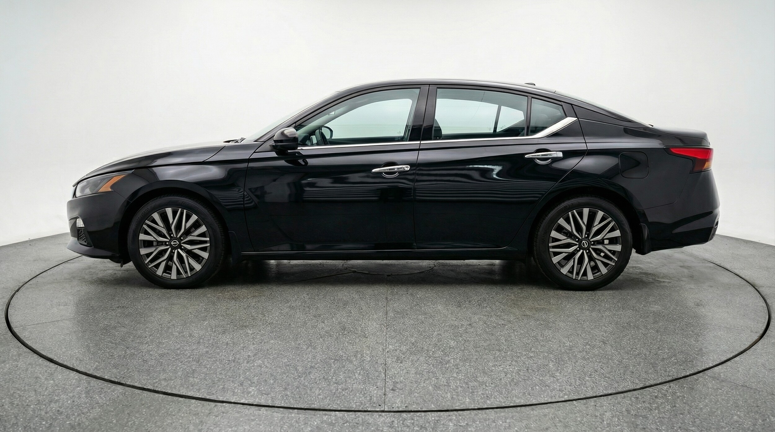 Thumbnail: 2025 Nissan Altima - 4