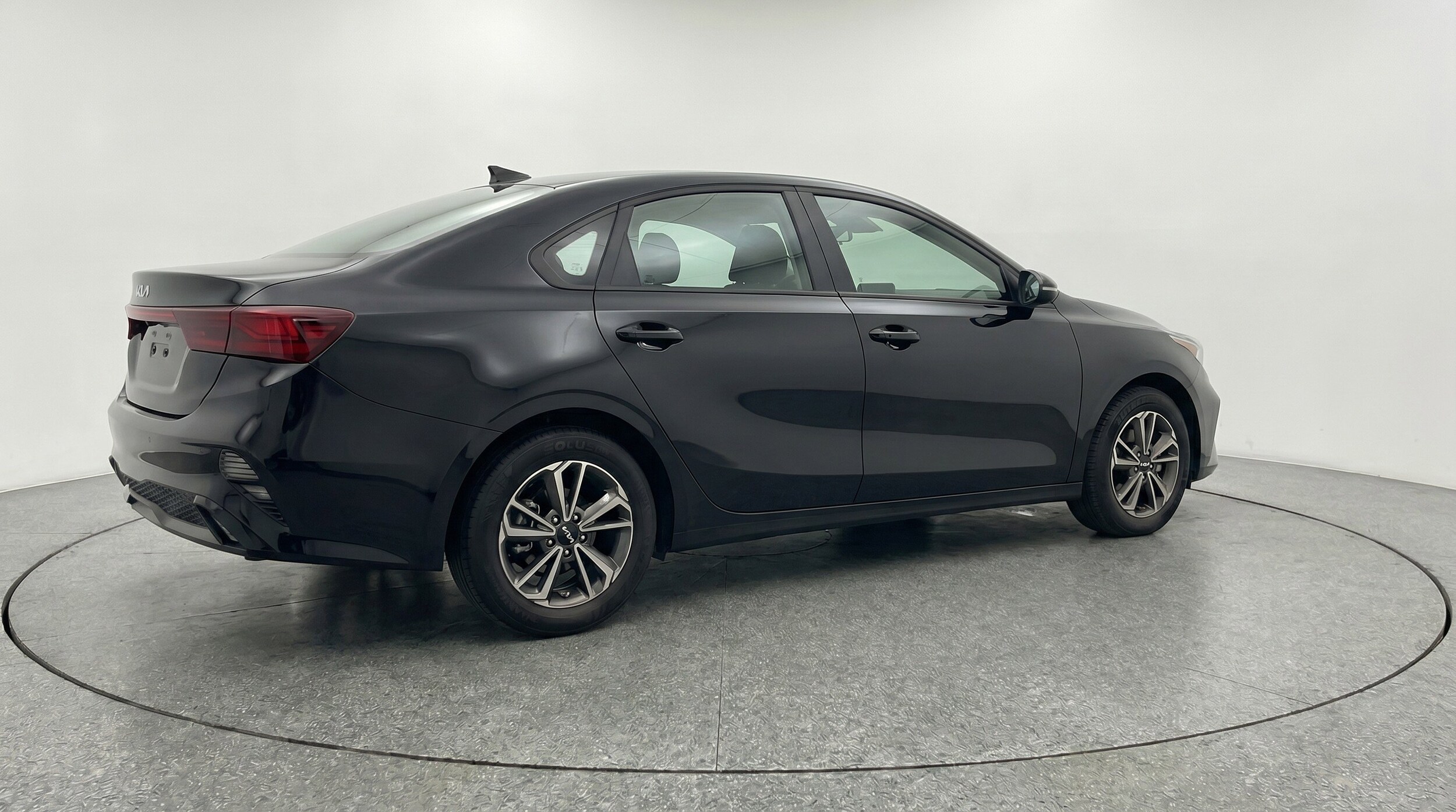 Thumbnail: 2024 Kia Forte - 9