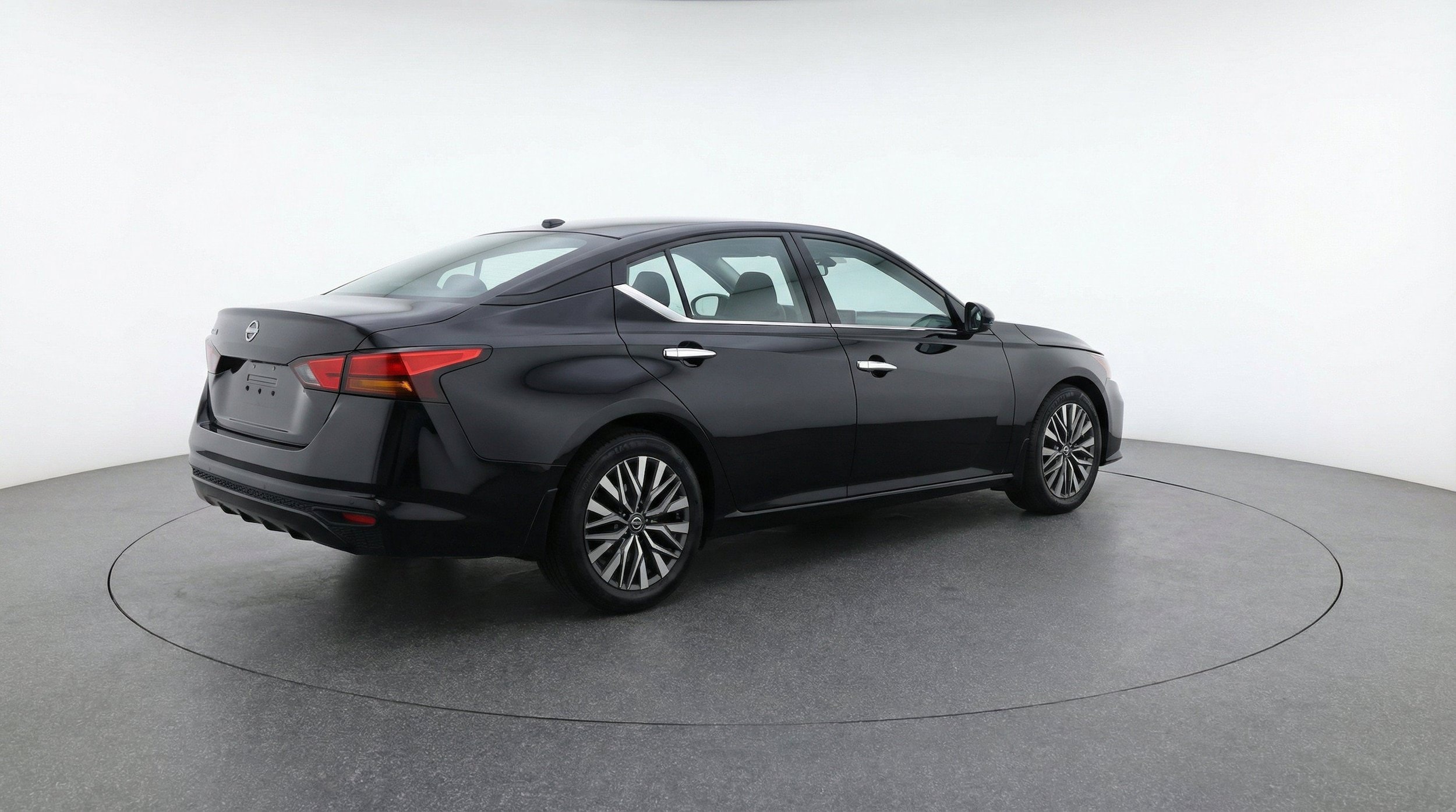 Thumbnail: 2025 Nissan Altima - 9