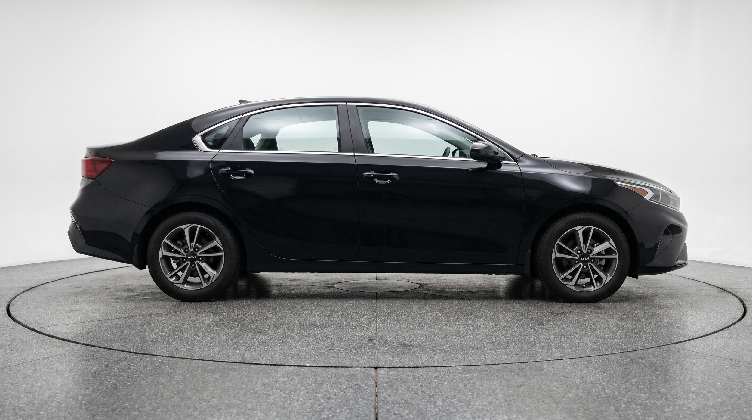 Thumbnail: 2024 Kia Forte - 11