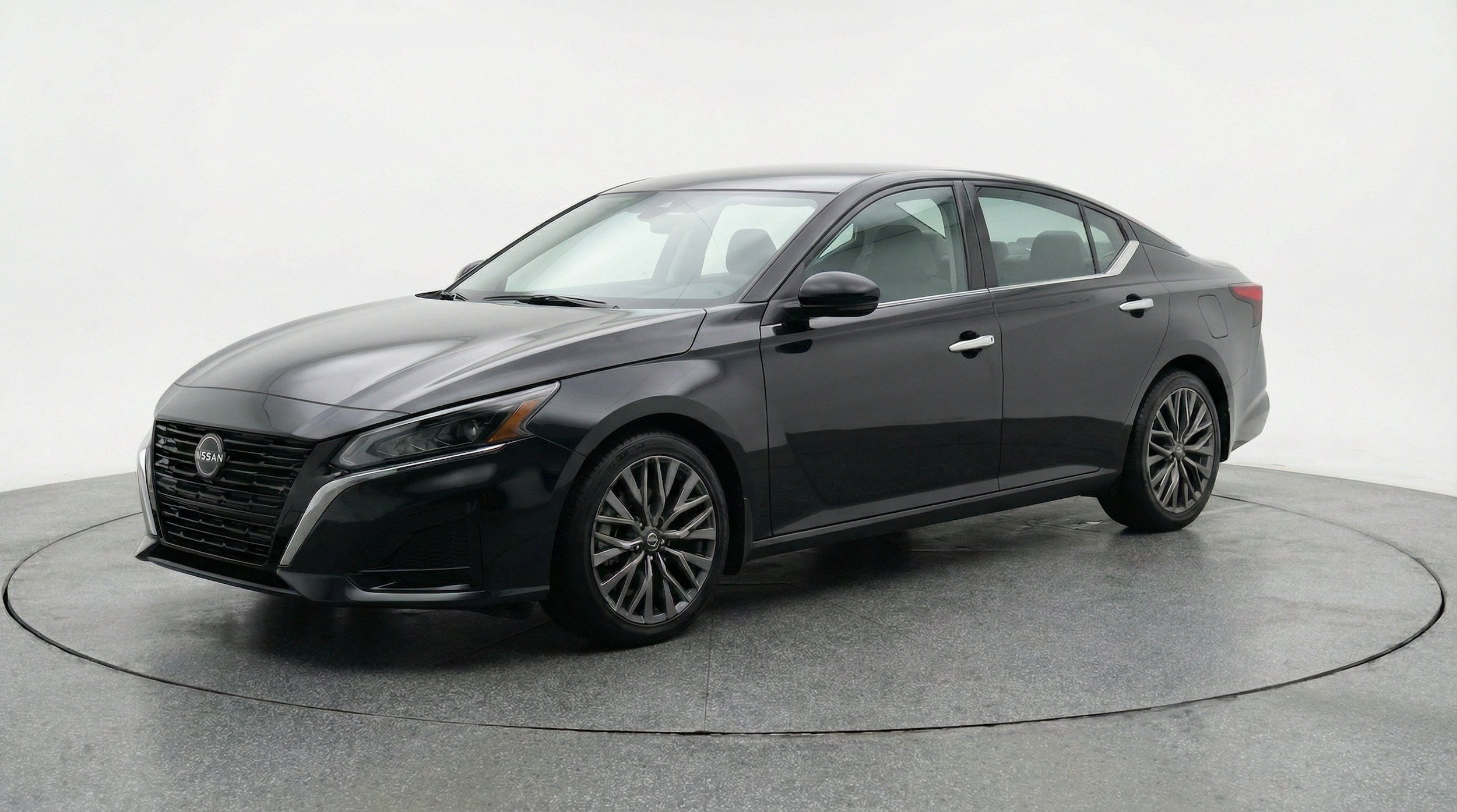 Thumbnail: 2025 Nissan Altima - 3