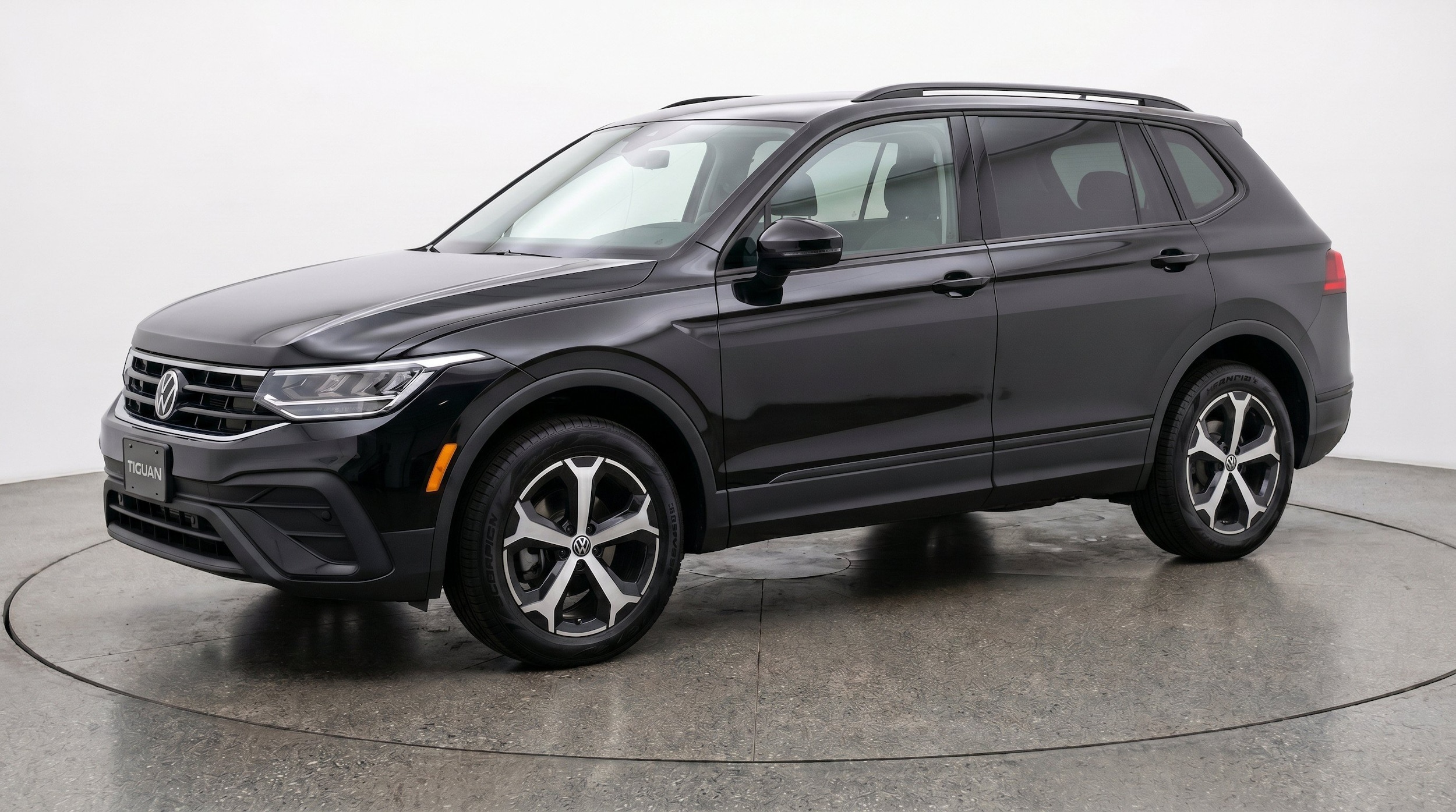Thumbnail: 2026 Volkswagen Tiguan - 3