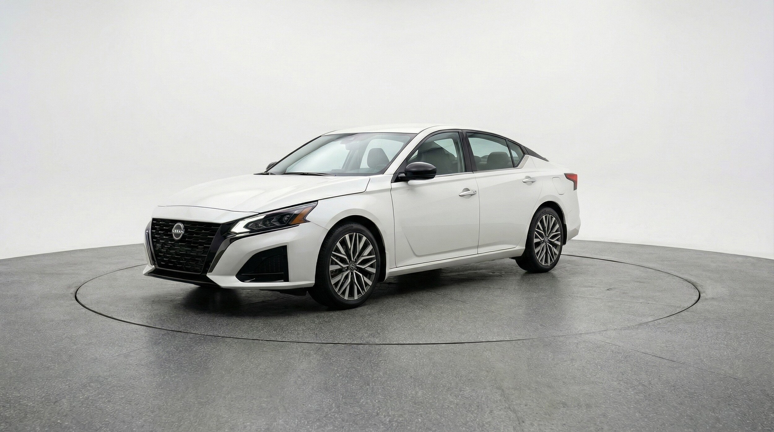 Thumbnail: 2025 Nissan Altima - 3