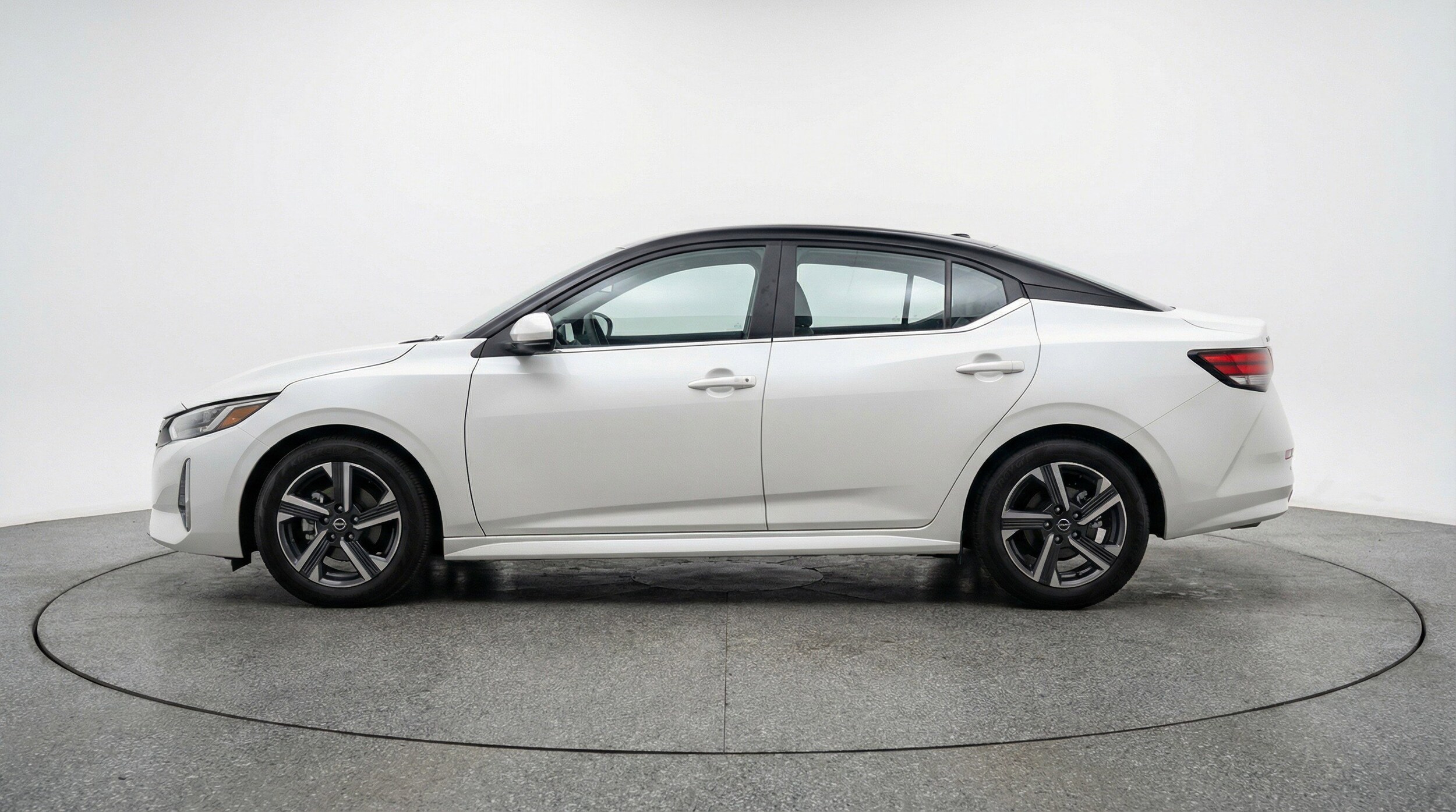 Thumbnail: 2025 Nissan Sentra - 5
