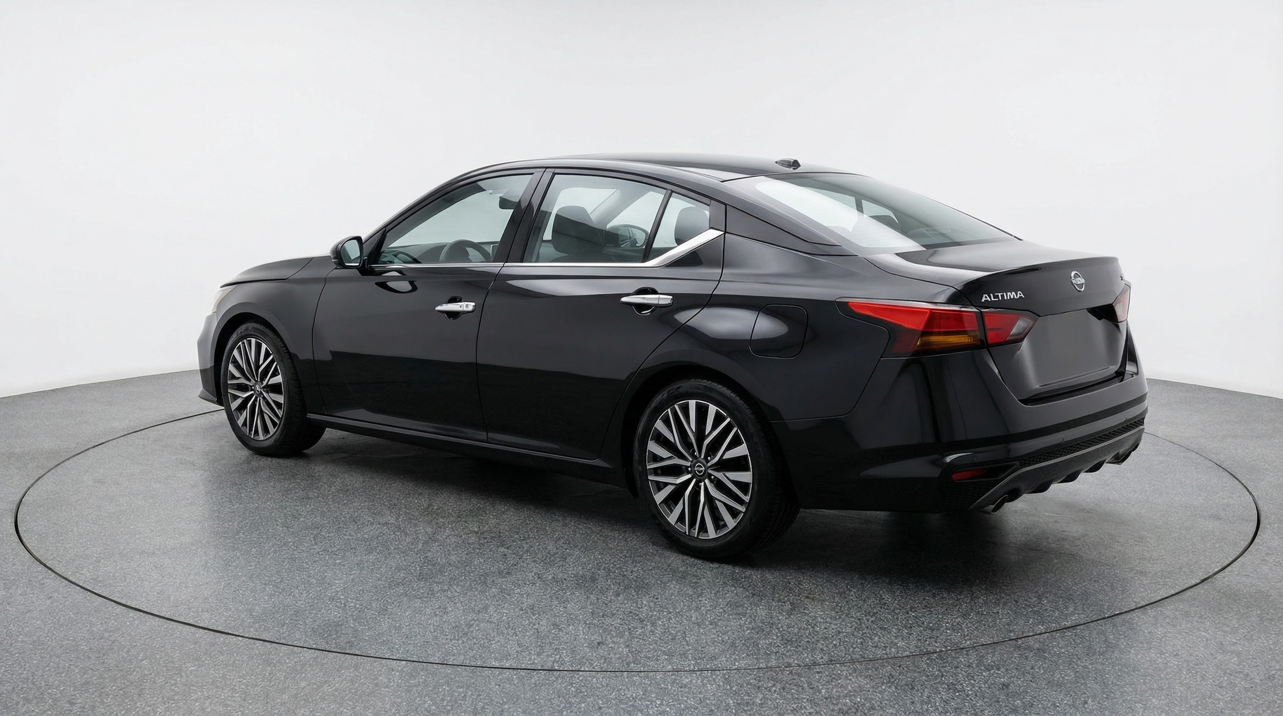 Thumbnail: 2025 Nissan Altima - 5