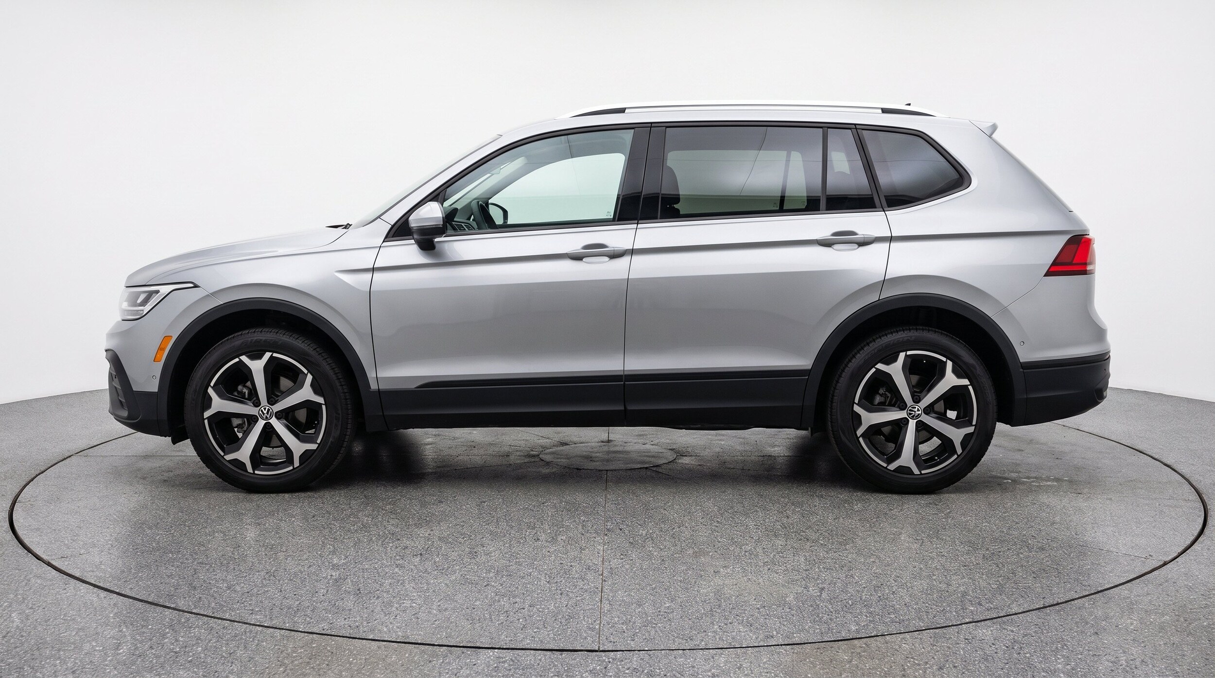 Thumbnail: 2026 Volkswagen Tiguan - 5