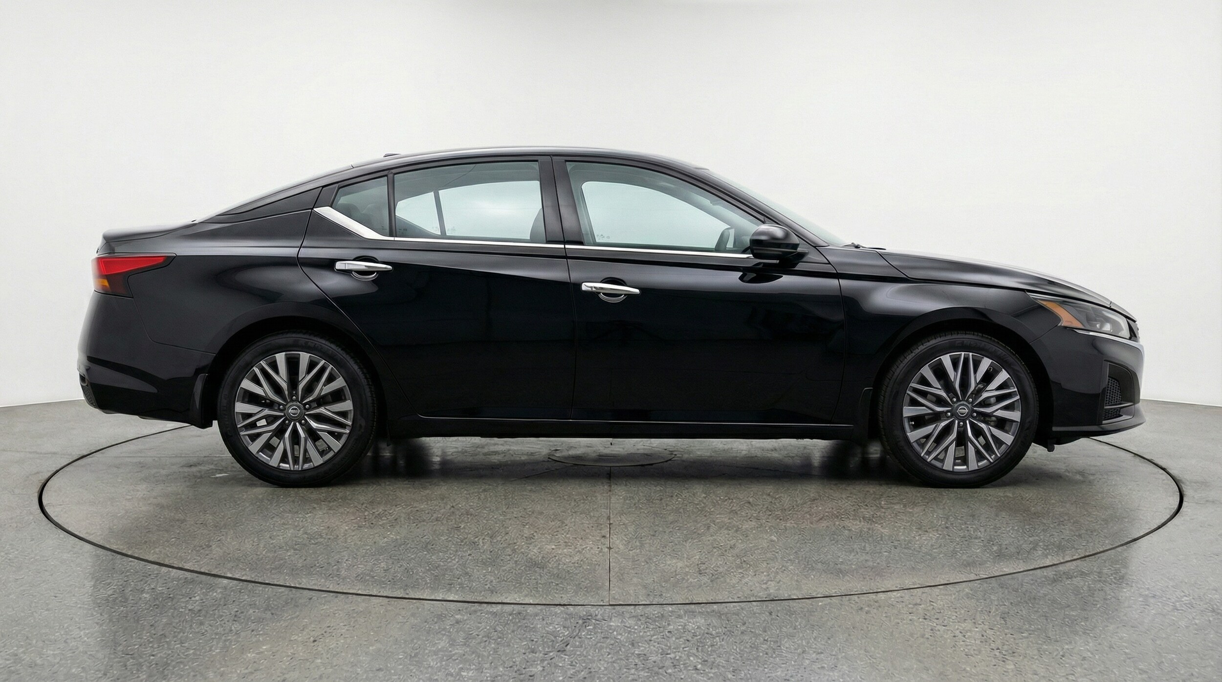 Thumbnail: 2025 Nissan Altima - 8