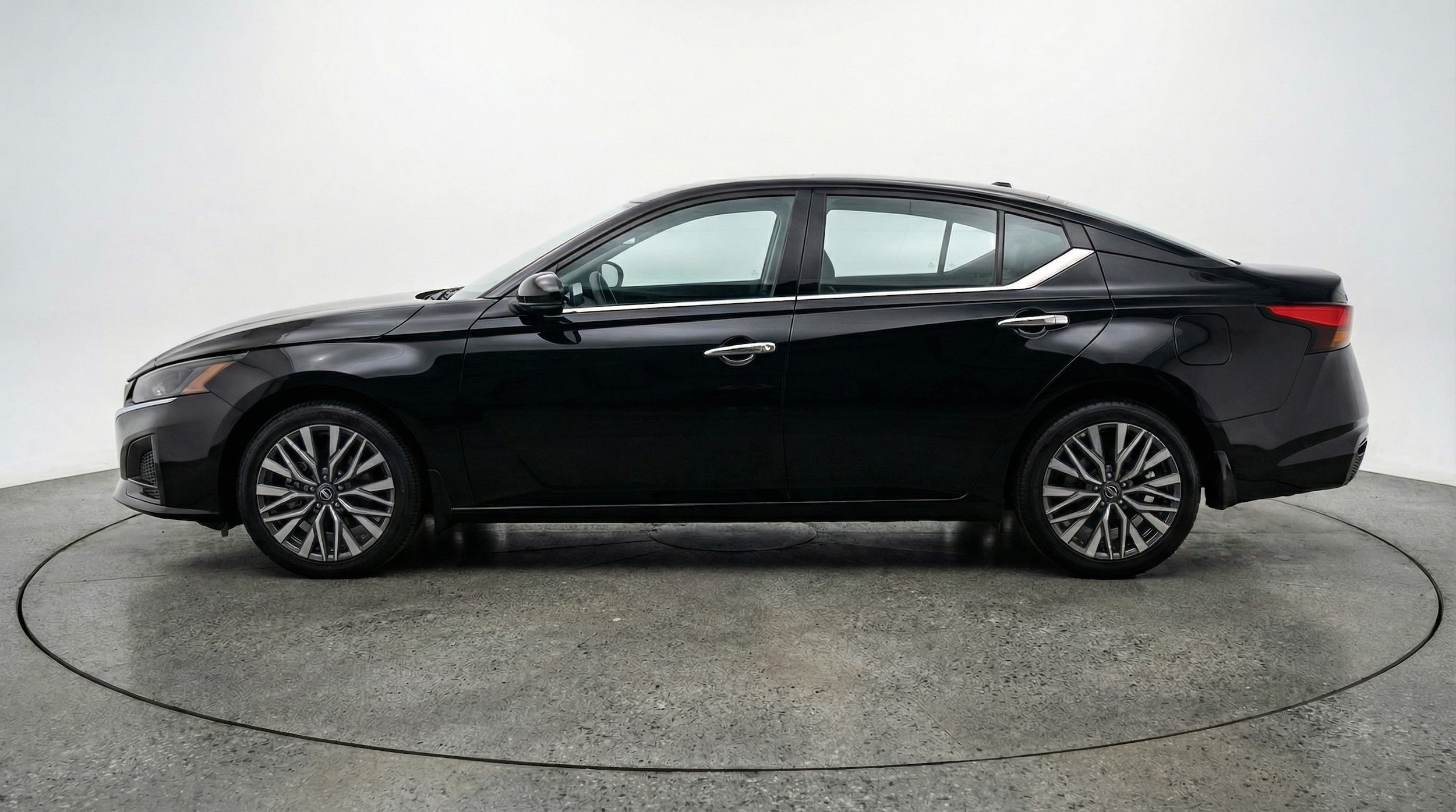 Thumbnail: 2025 Nissan Altima - 4