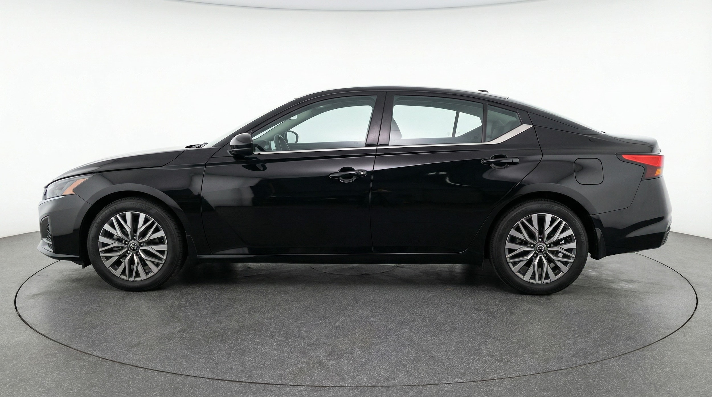 Thumbnail: 2025 Nissan Altima - 4