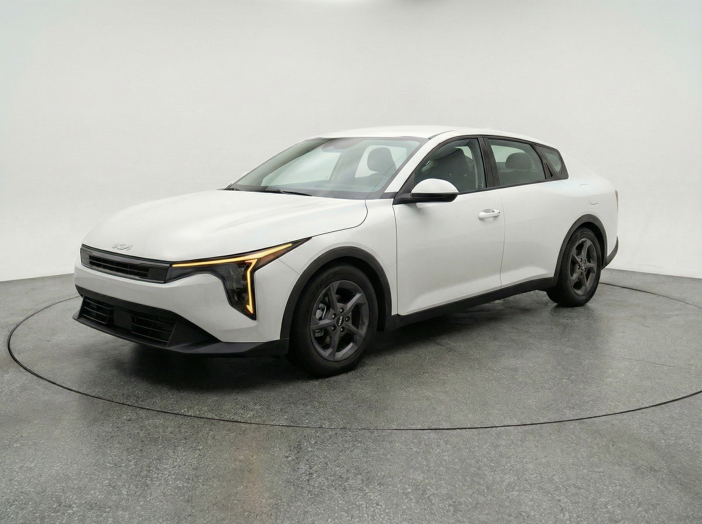 Thumbnail: 2025 Kia K4 - 3