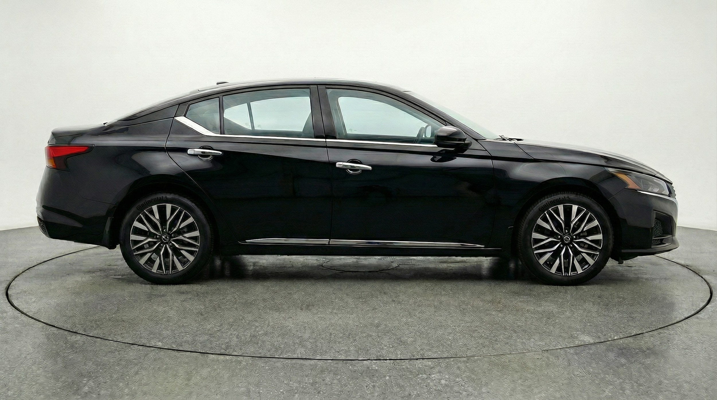 Thumbnail: 2025 Nissan Altima - 8