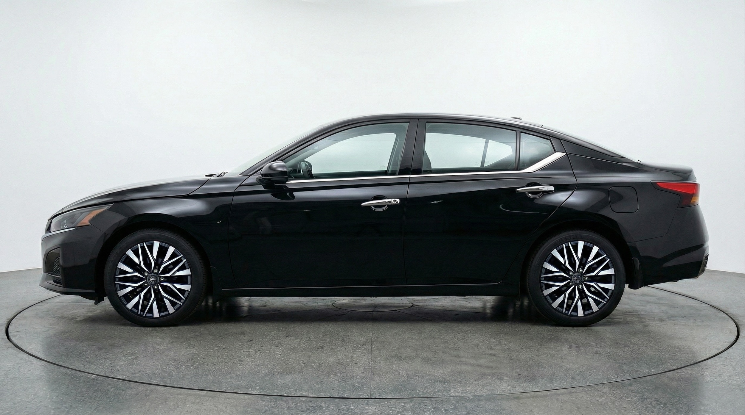 Thumbnail: 2025 Nissan Altima - 4