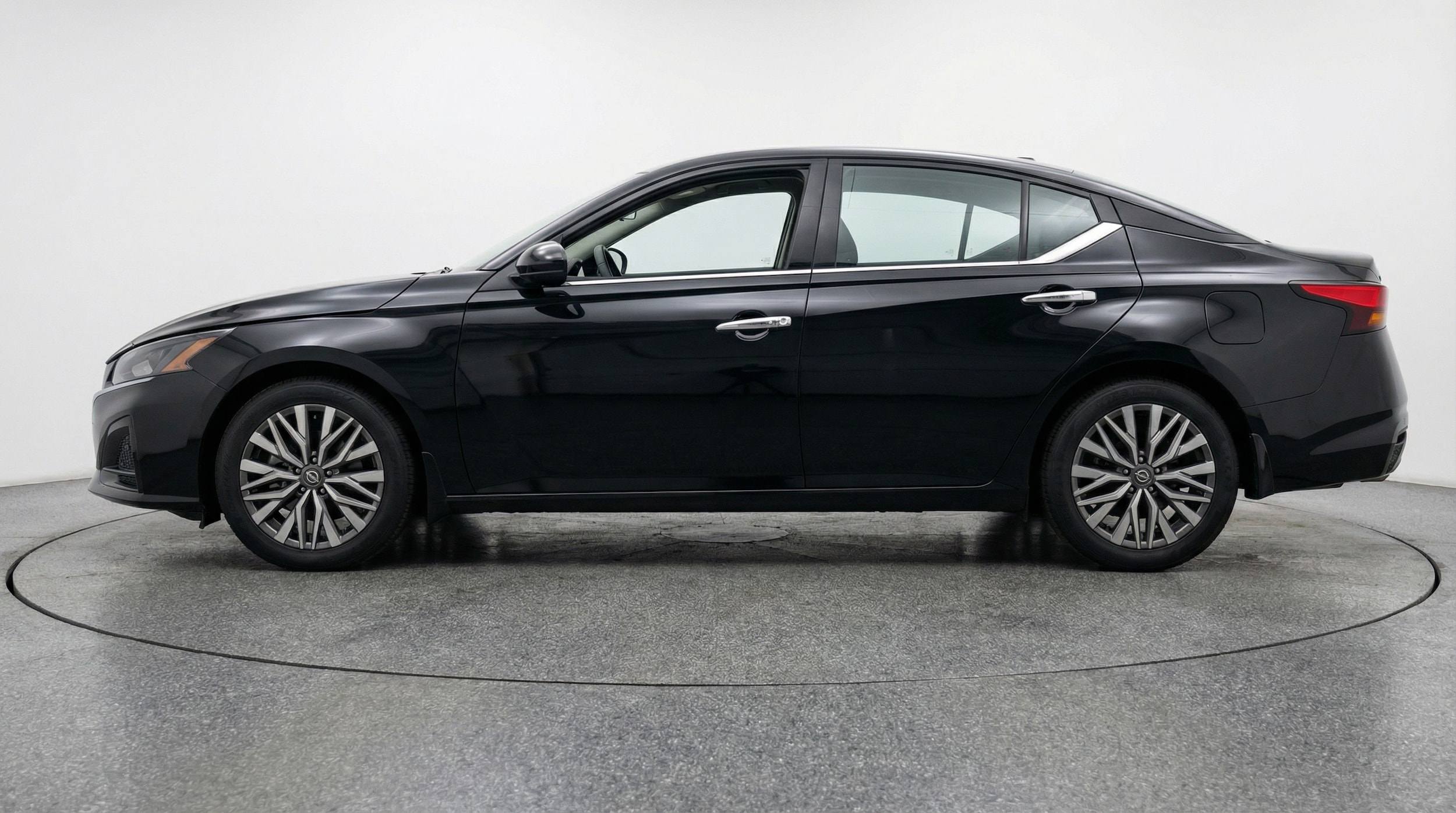 Thumbnail: 2025 Nissan Altima - 4