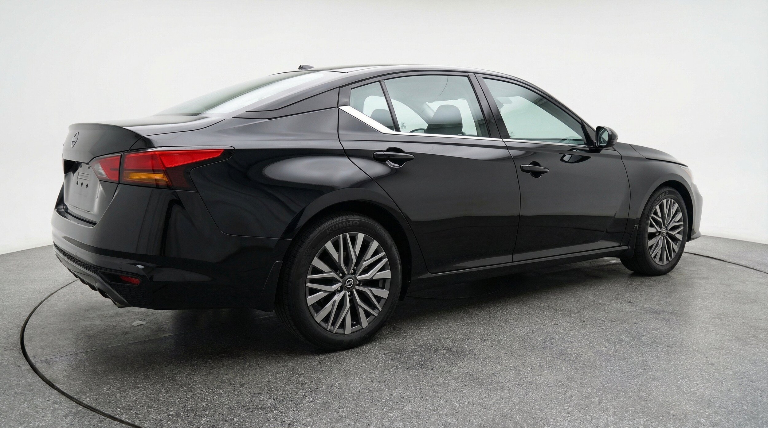Thumbnail: 2025 Nissan Altima - 9