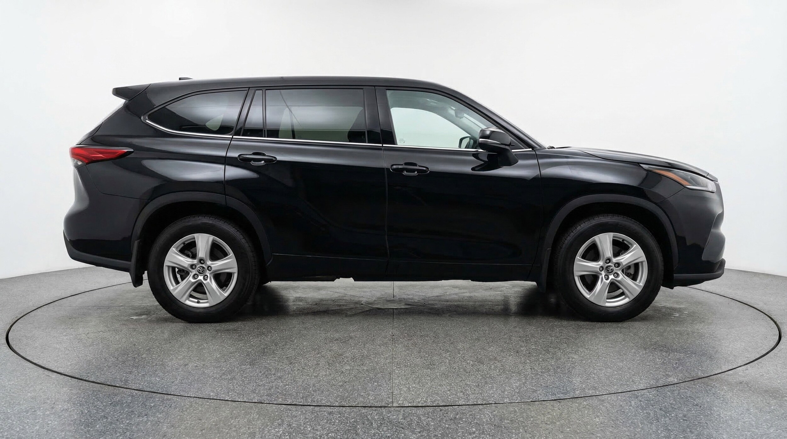 Thumbnail: 2025 Toyota Highlander - 11