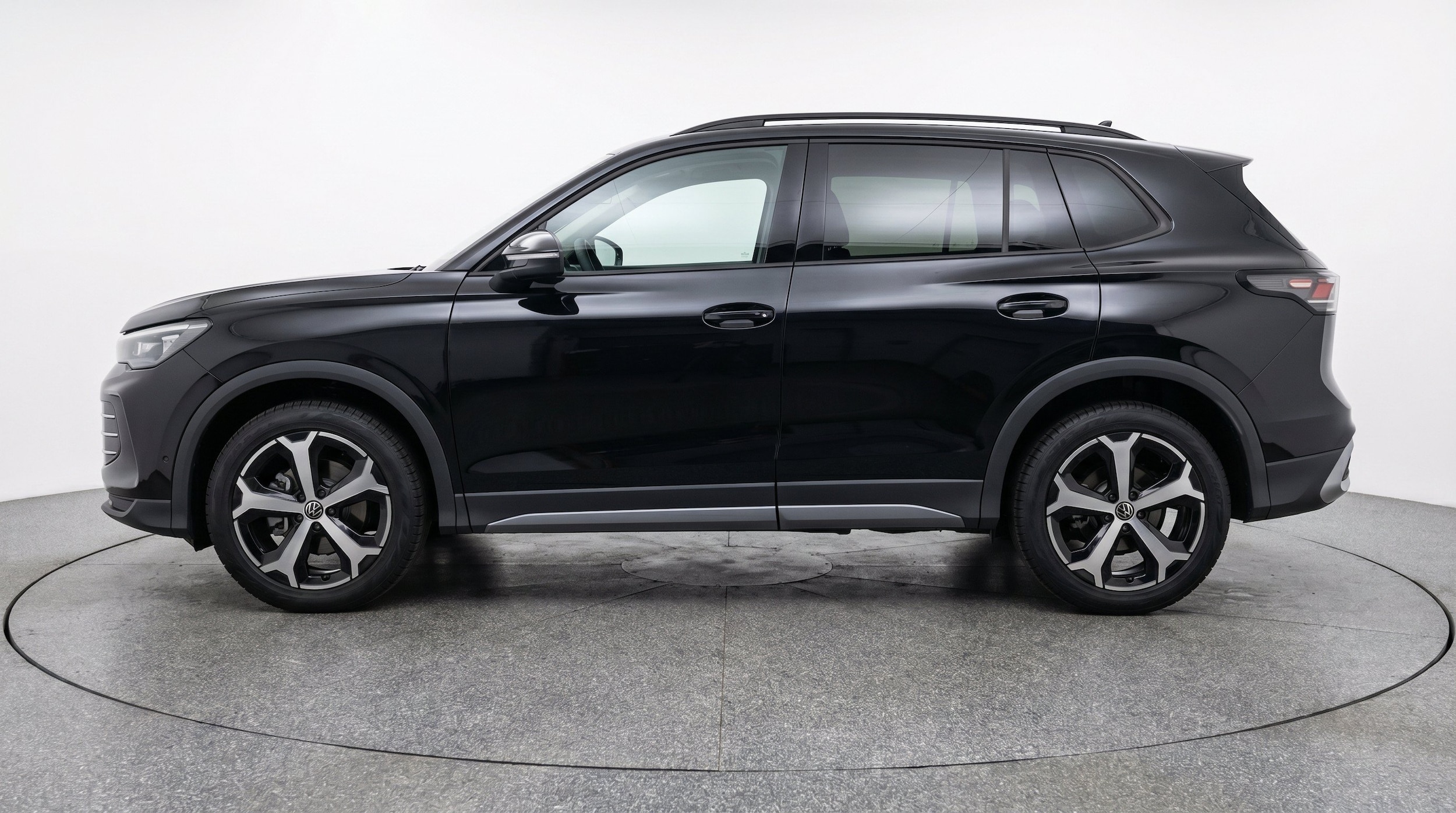 Thumbnail: 2026 Volkswagen Tiguan - 5