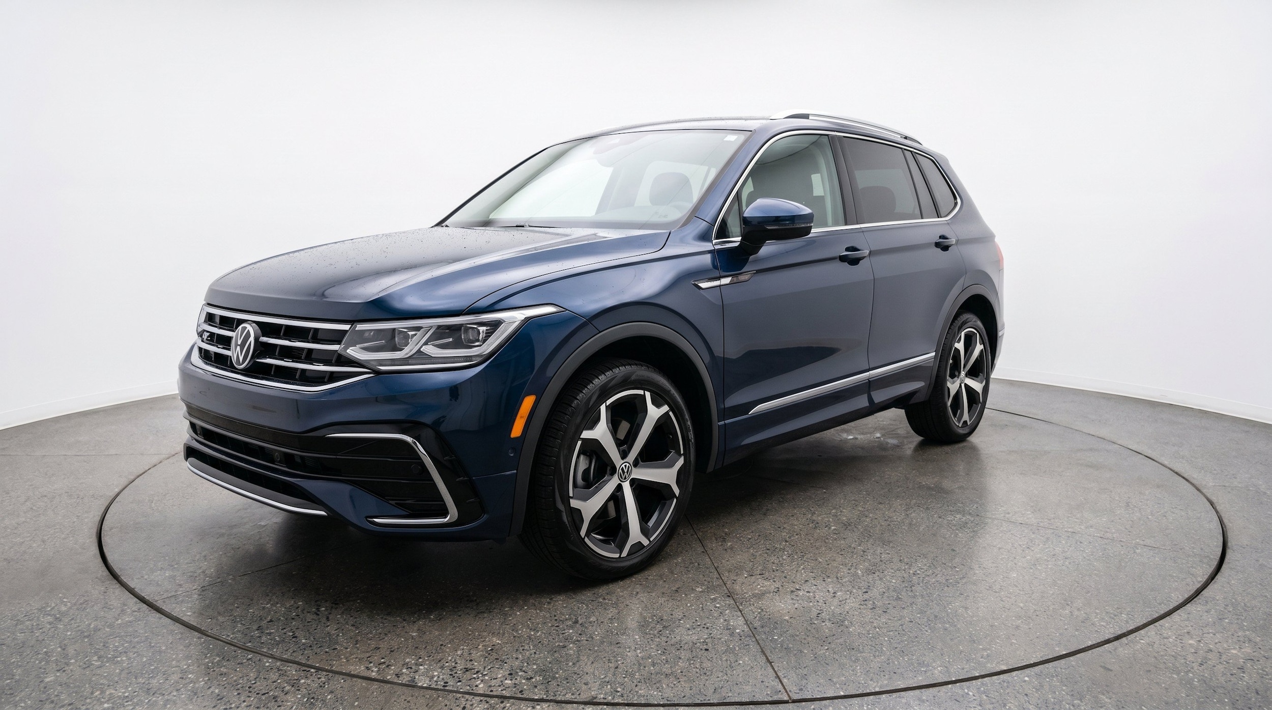 Thumbnail: 2026 Volkswagen Tiguan - 3