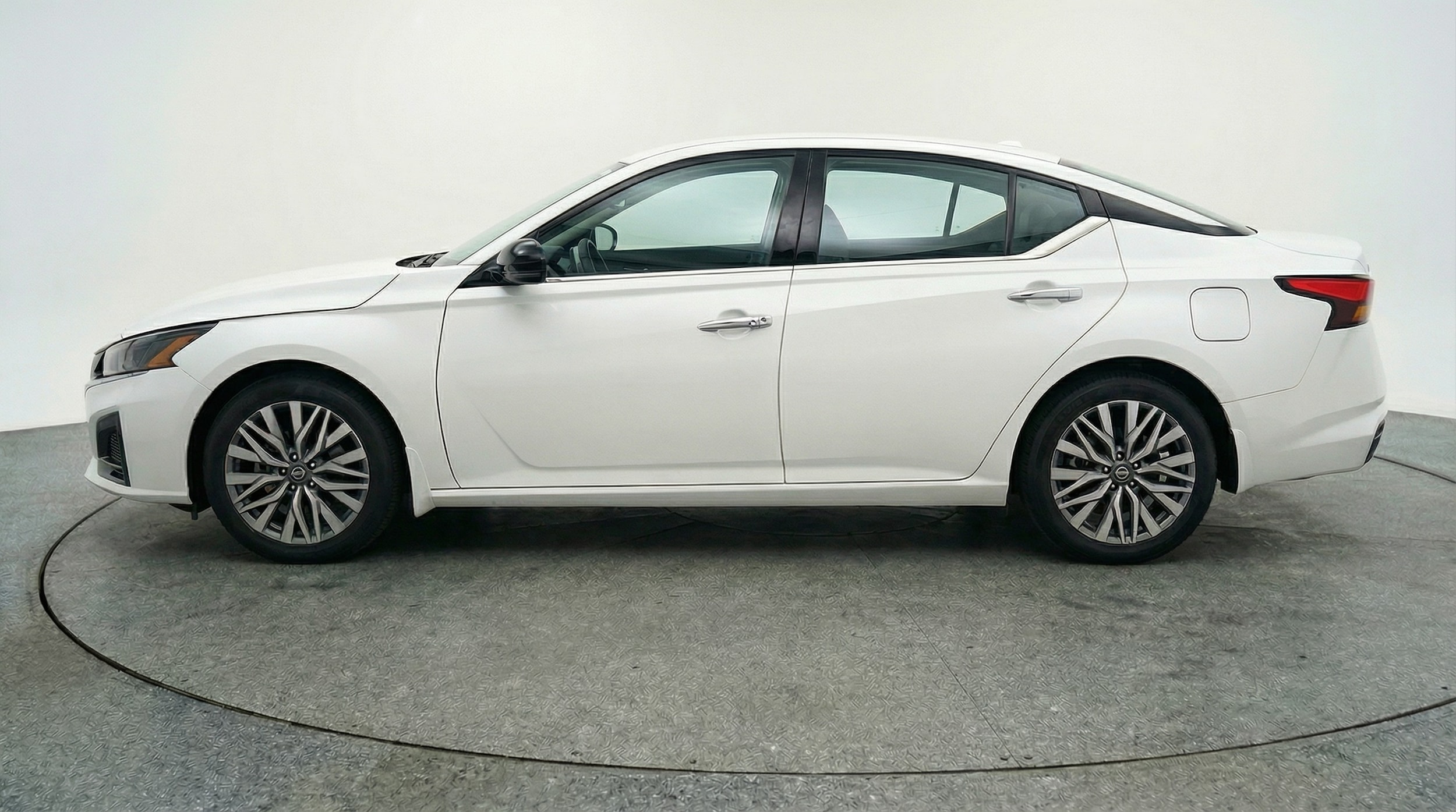 Thumbnail: 2025 Nissan Altima - 4