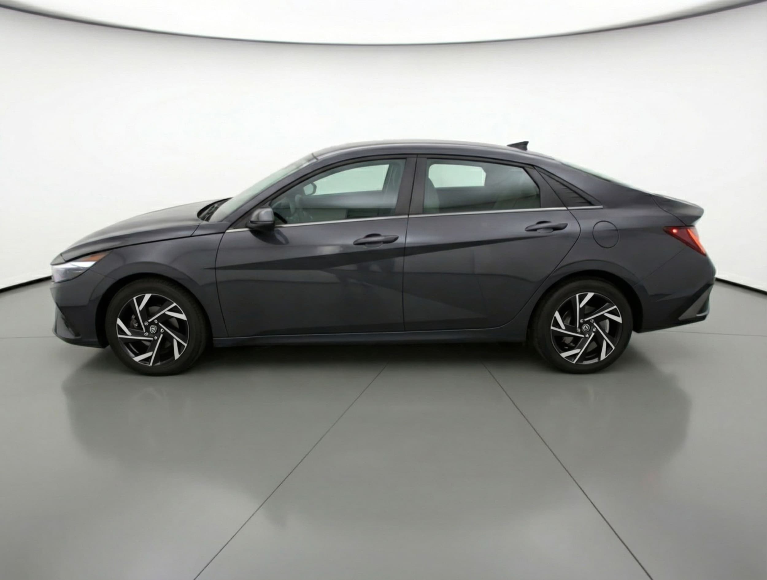 Thumbnail: 2025 Hyundai Elantra - 4