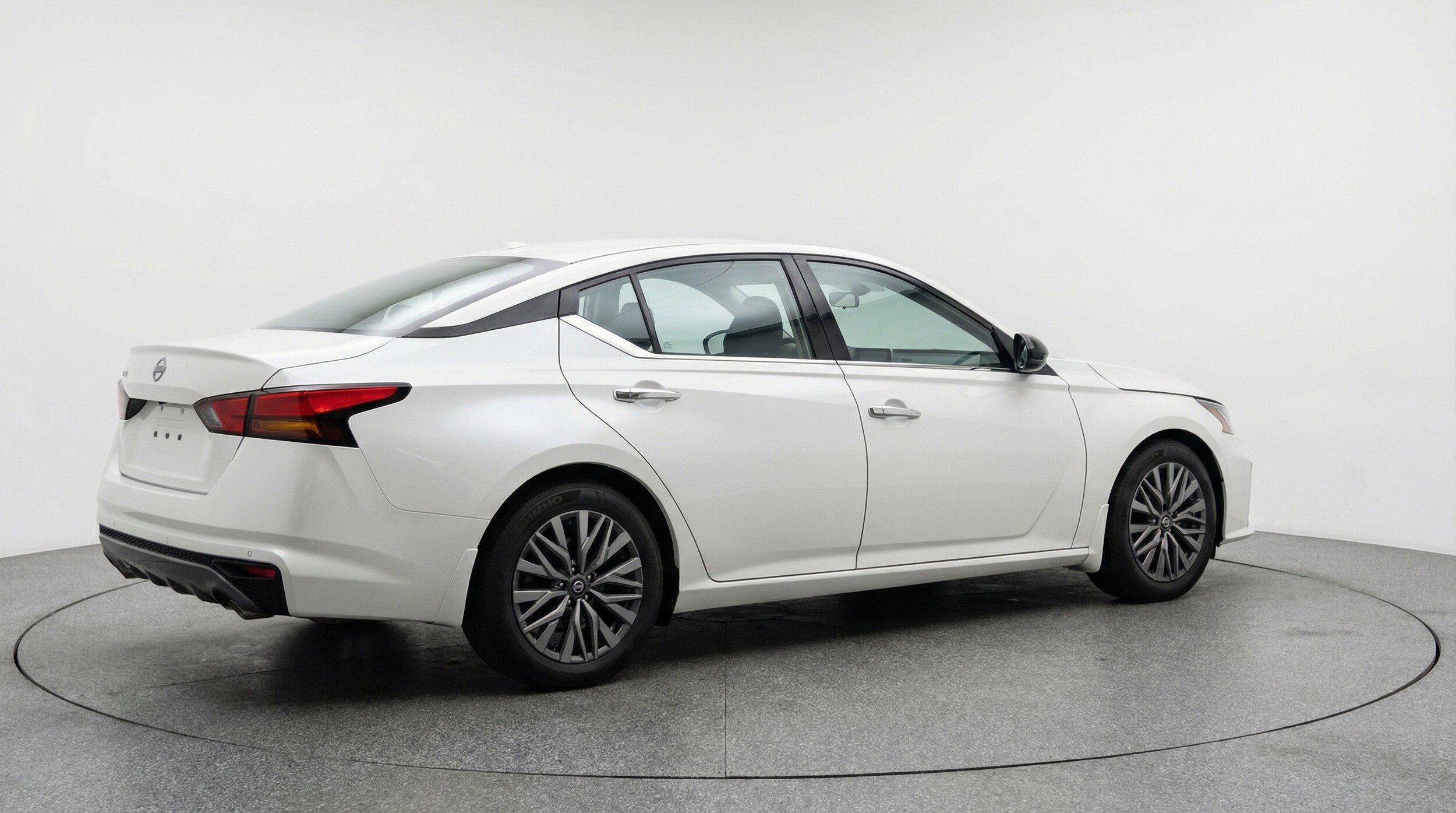 Thumbnail: 2025 Nissan Altima - 9