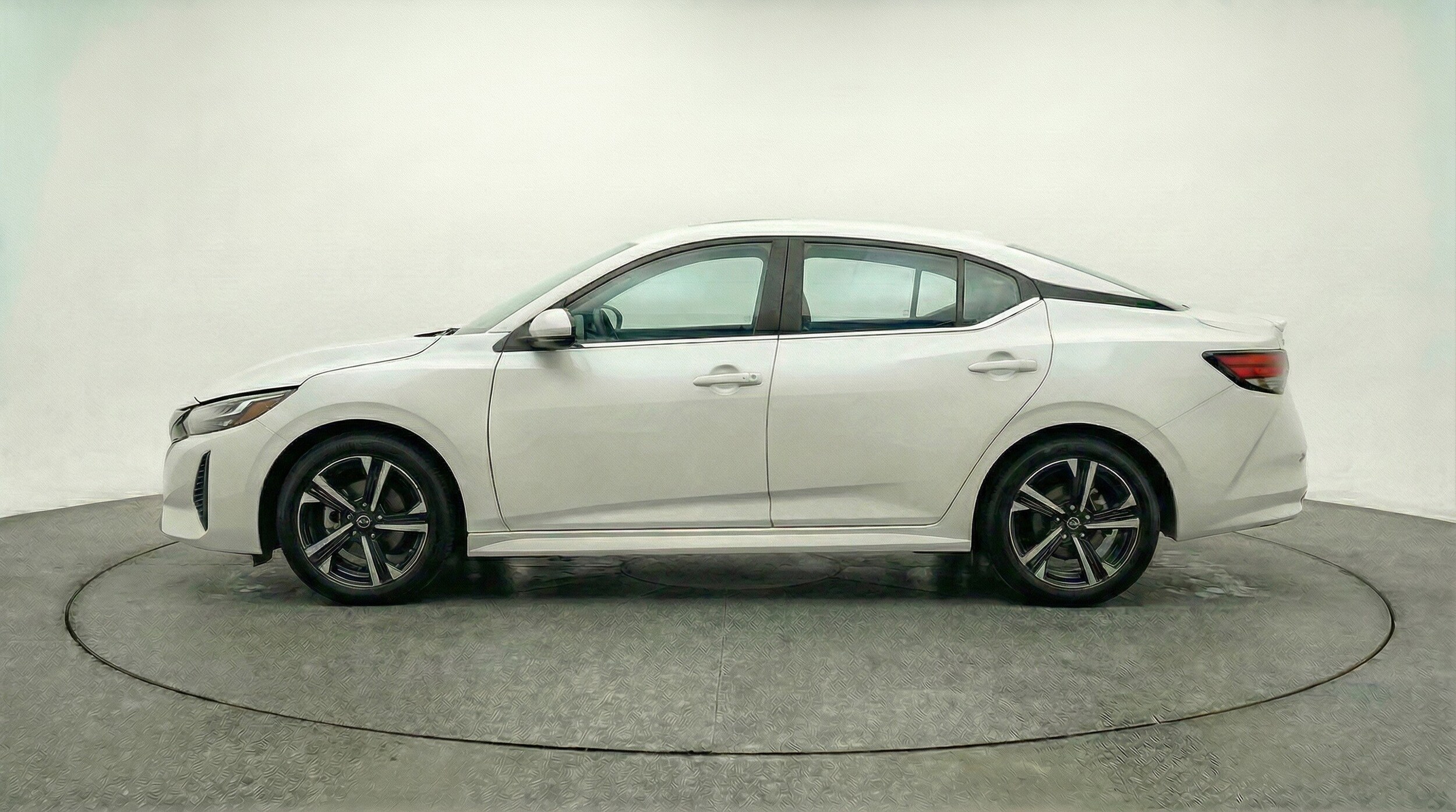 Thumbnail: 2025 Nissan Sentra - 5
