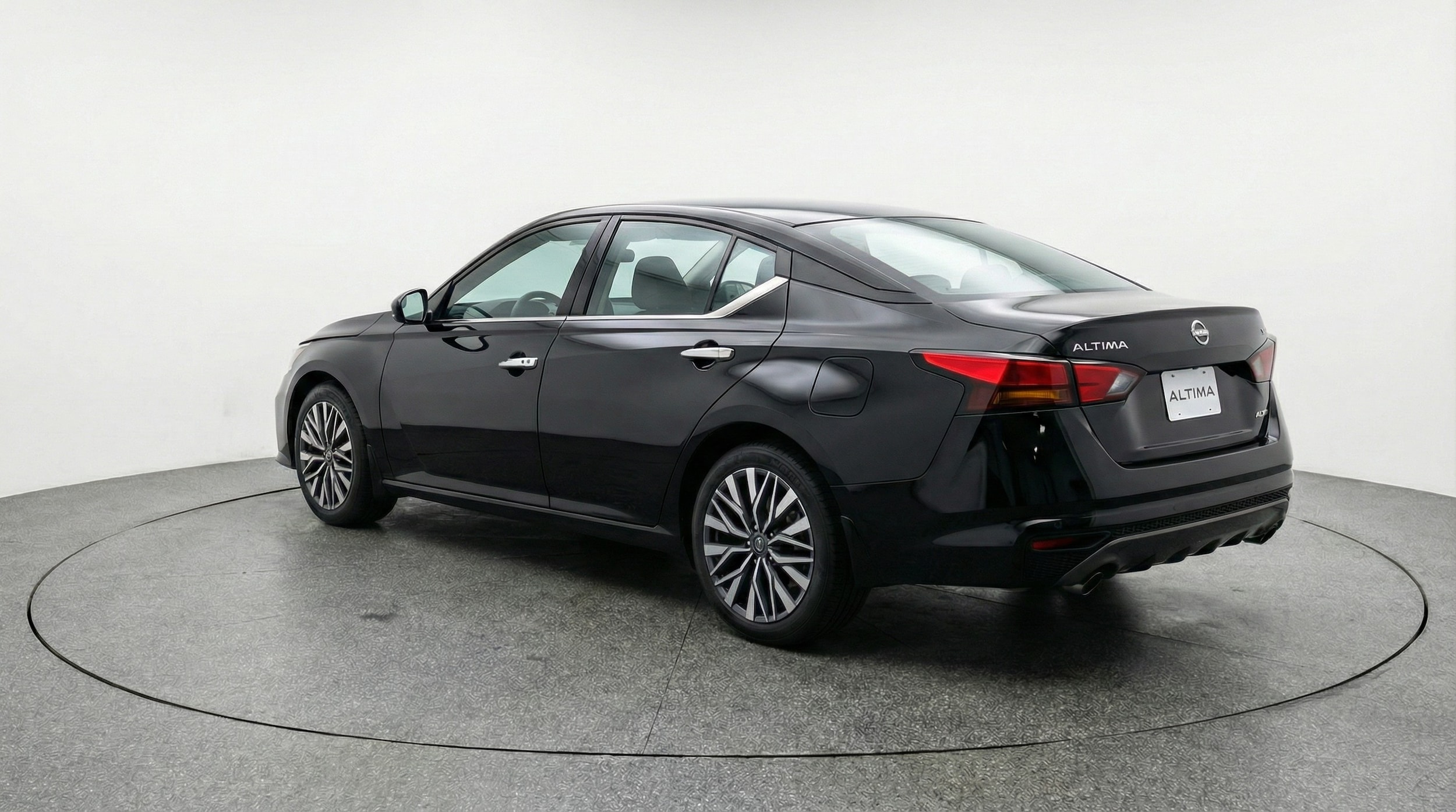 Thumbnail: 2025 Nissan Altima - 5