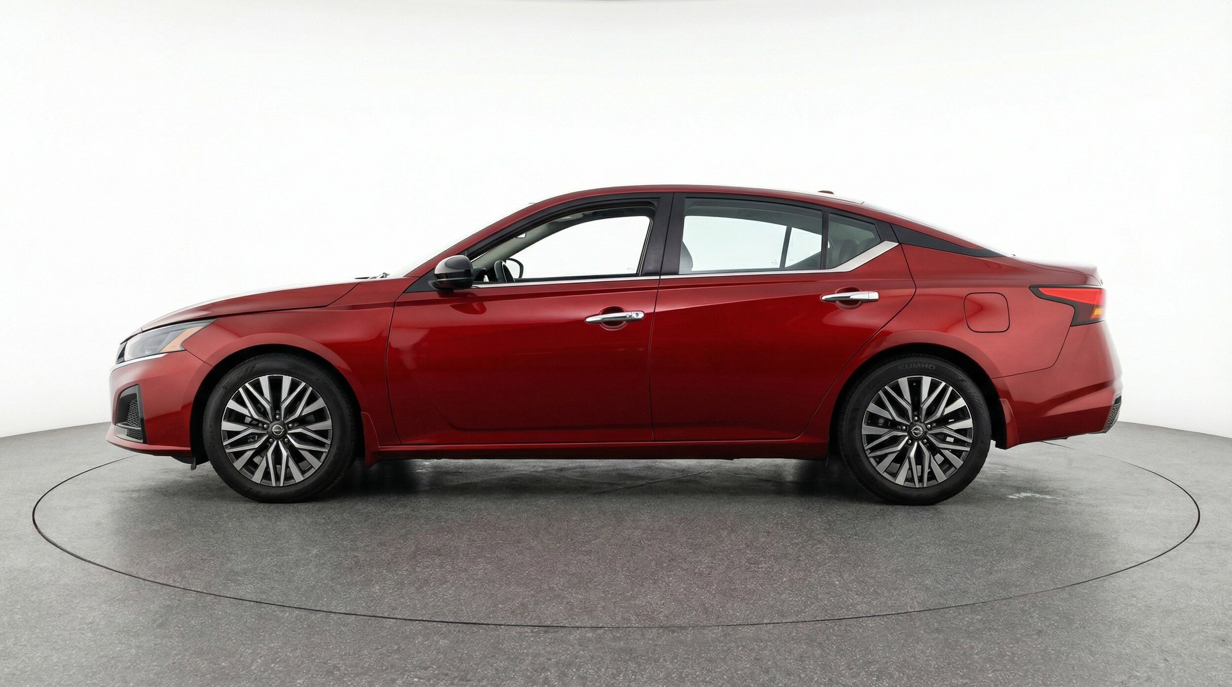 Thumbnail: 2025 Nissan Altima - 5